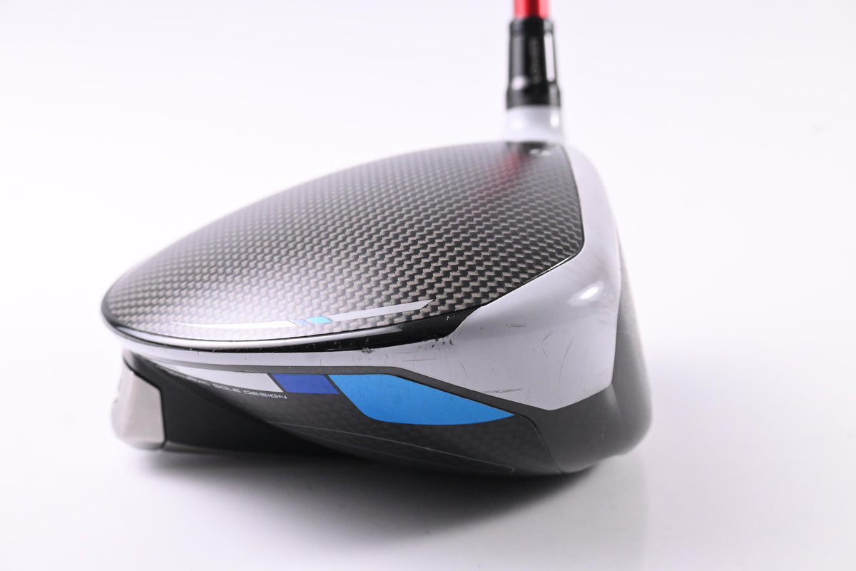 Taylormade SIM Max Driver / 10.5 Degree / Regular Flex Fujikura Ventus Red 5