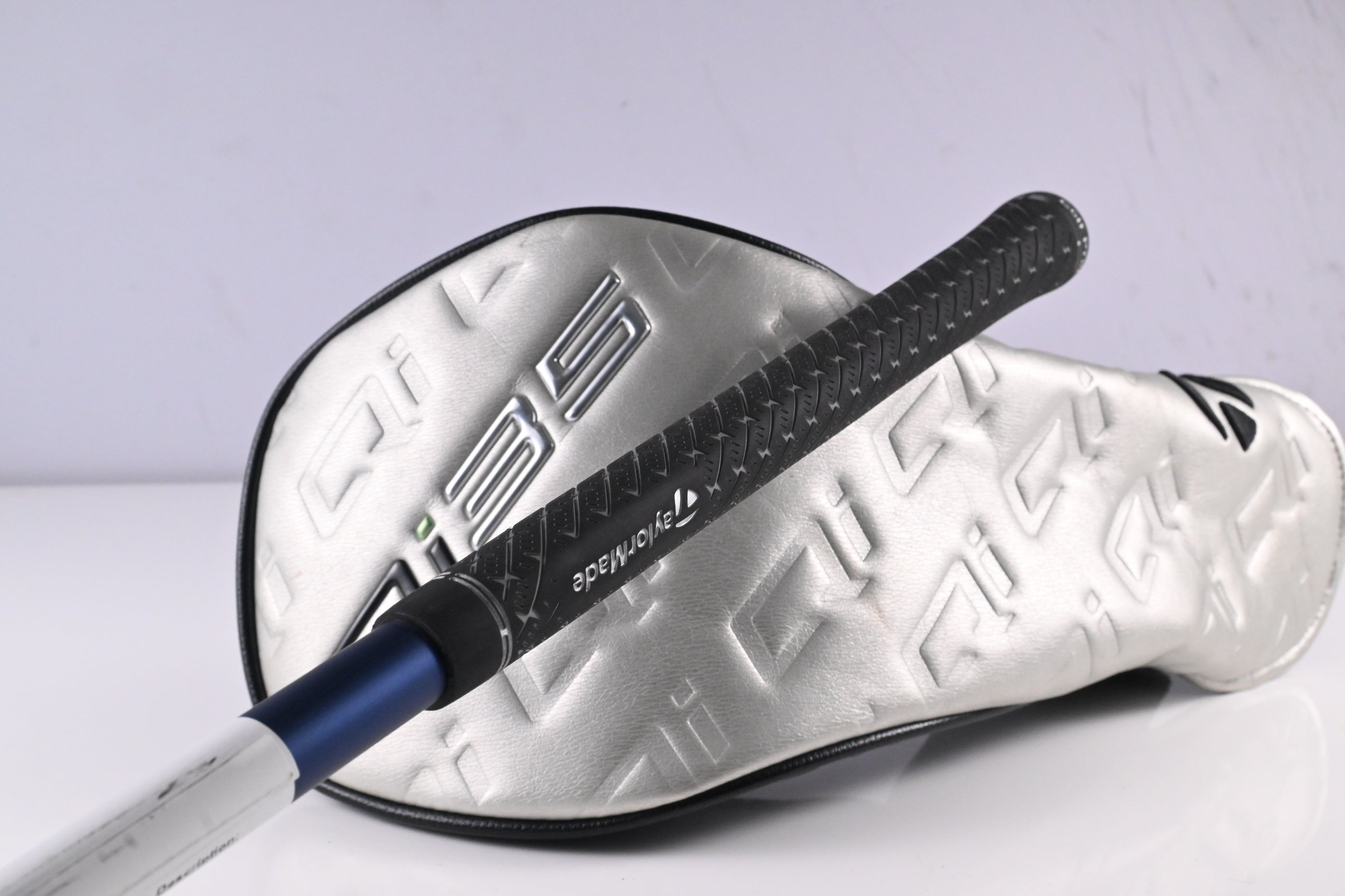 Taylormade Qi35 Driver / 10.5 Degree / Regular Flex Ventus Blue 5 Shaft