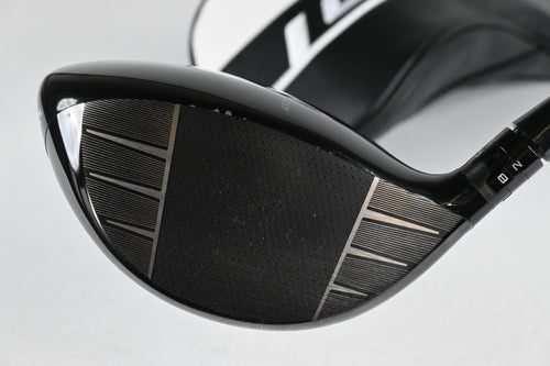 Titleist GT2 Driver / 10 Degree / Stiff Flex Accra GX Blue 140 Shaft