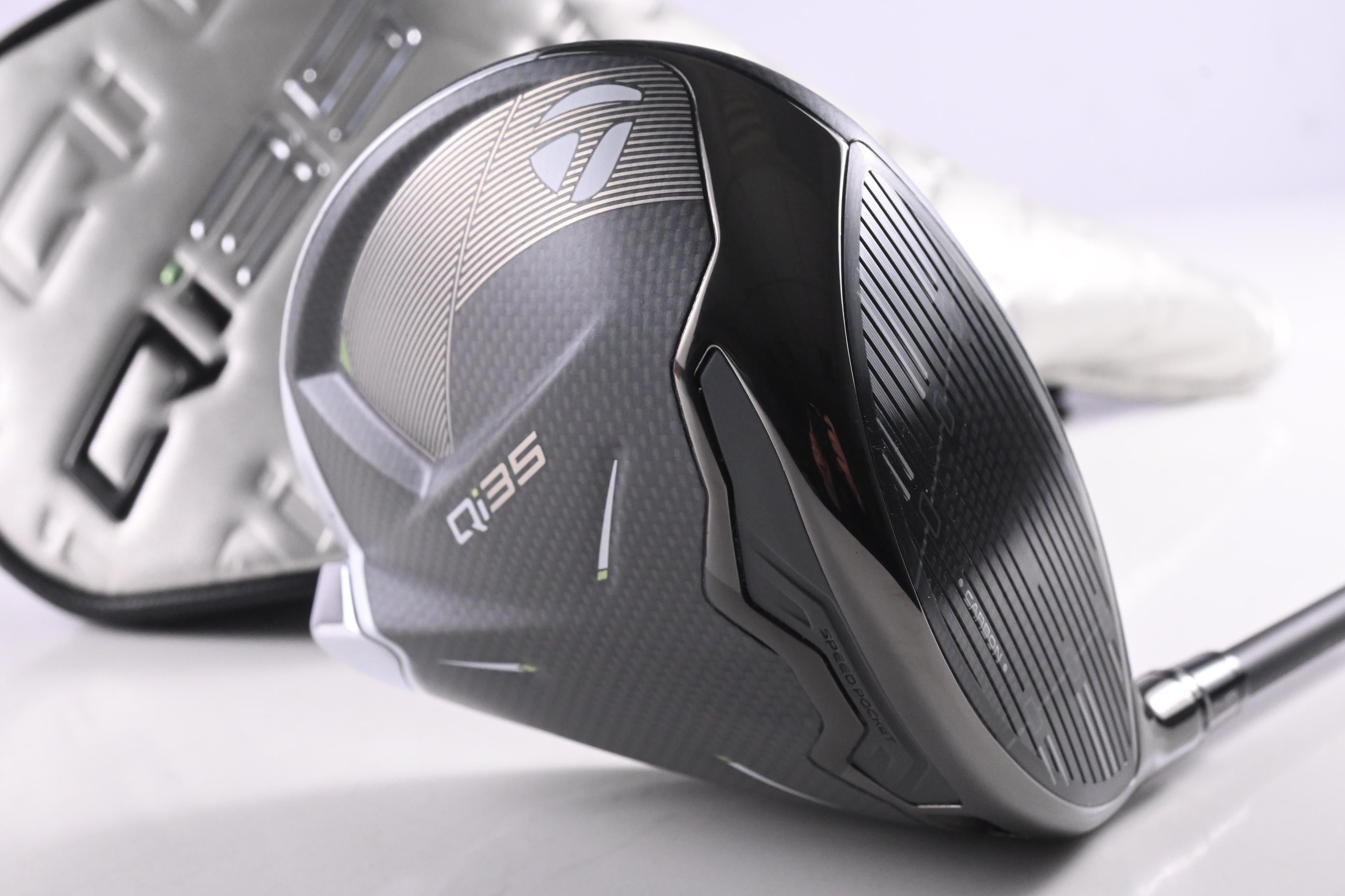 Taylormade Qi35 Max Lite Driver / 10.5 Degree / Regular Flex Vanquish 4 Shaft