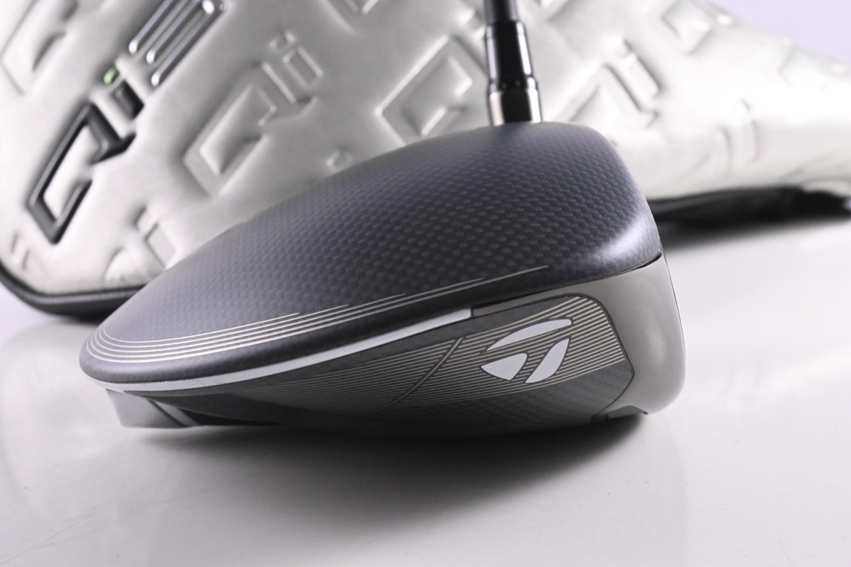 Taylormade Qi35 Max Lite Driver / 10.5 Degree / Regular Flex Vanquish 4 Shaft