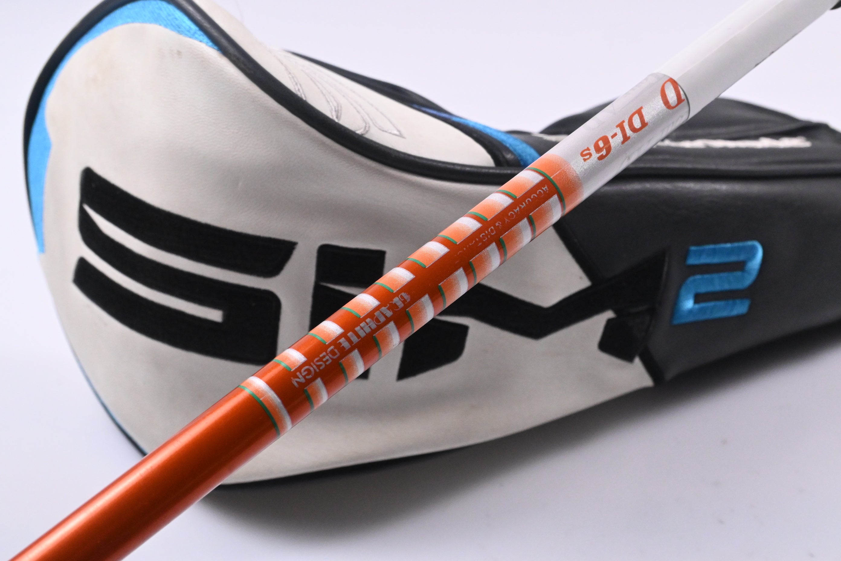 Taylormade SIM2 Driver / 10.5 Degree / Stiff Flex Tour AD DI-6 Orange Shaft