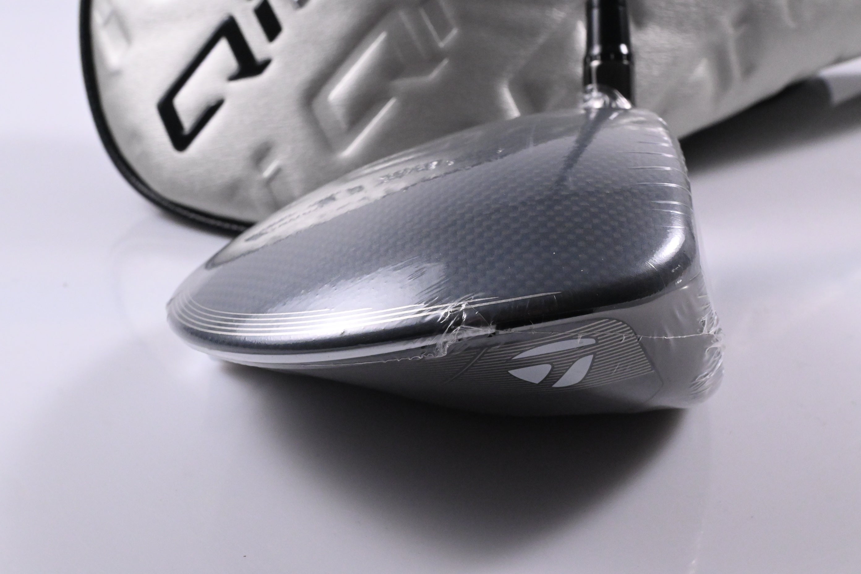 Taylormade Qi35 Max Lite Driver / 10.5 Degree / Regular Flex Vanquish 4 Shaft