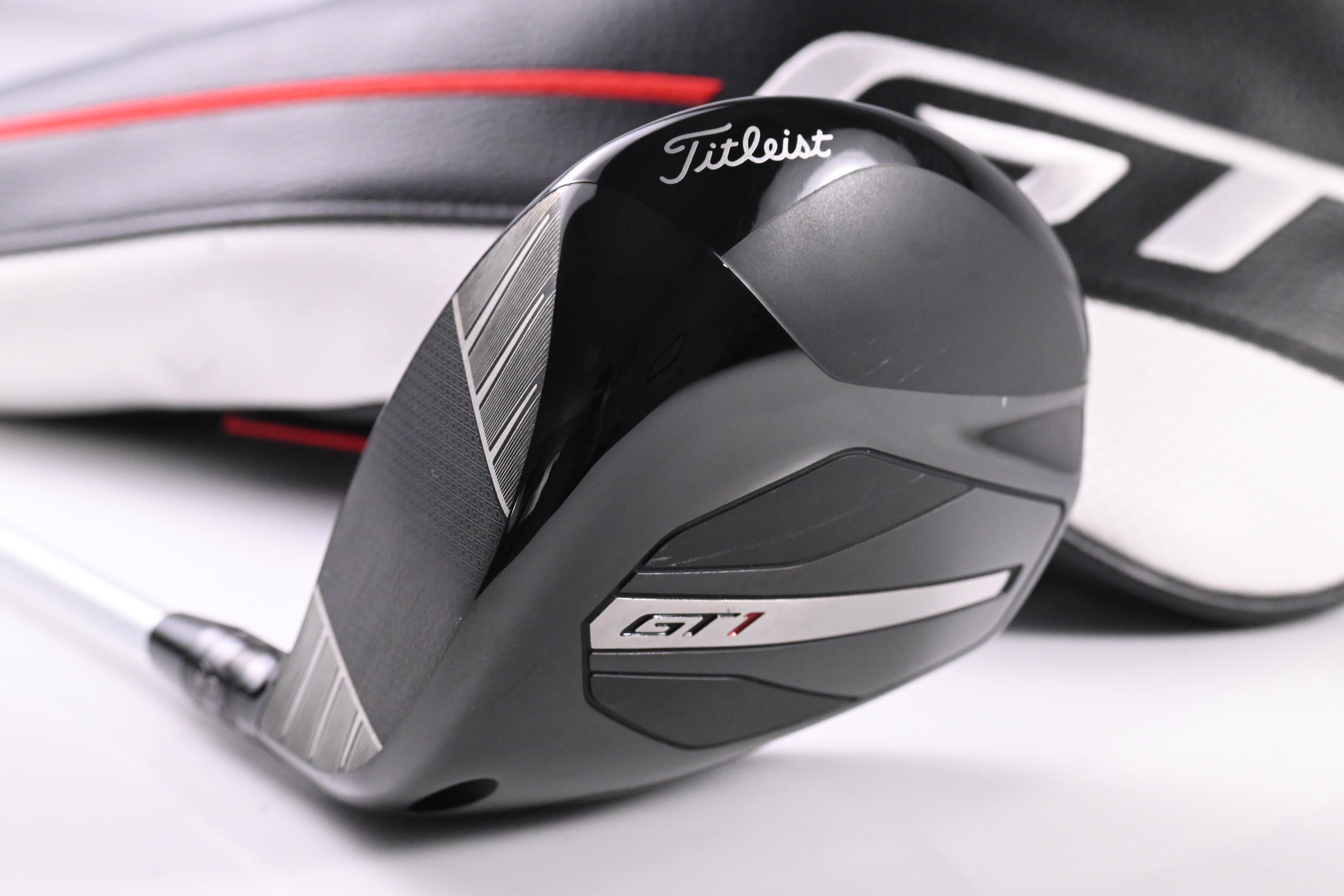 Left Hand Titleist GT1 Driver / 10 Degree / Regular Flex Aldila Ascent 40 Shaft
