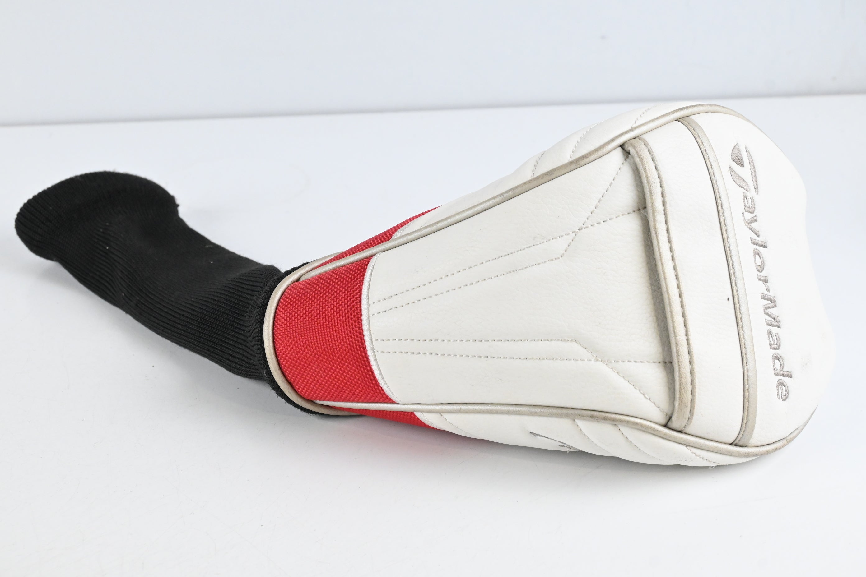 Left Hand Taylormade Aeroburner Driver / 10.5 Degree / Stiff Flex Speed Rul-Z 50