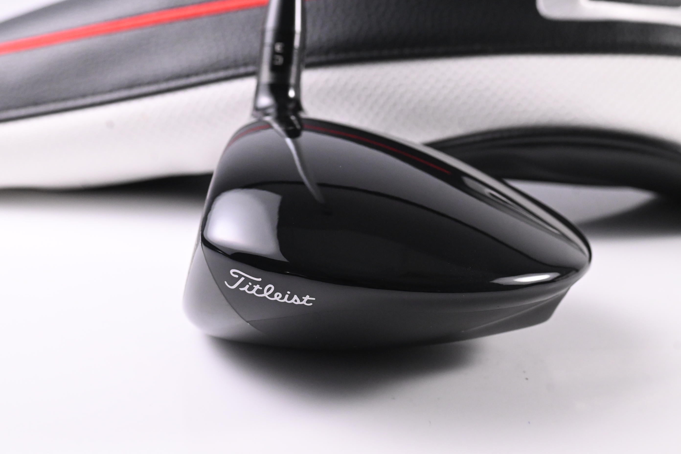 Left Hand Titleist GT1 Driver / 10 Degree / Regular Flex Aldila Ascent 40 Shaft