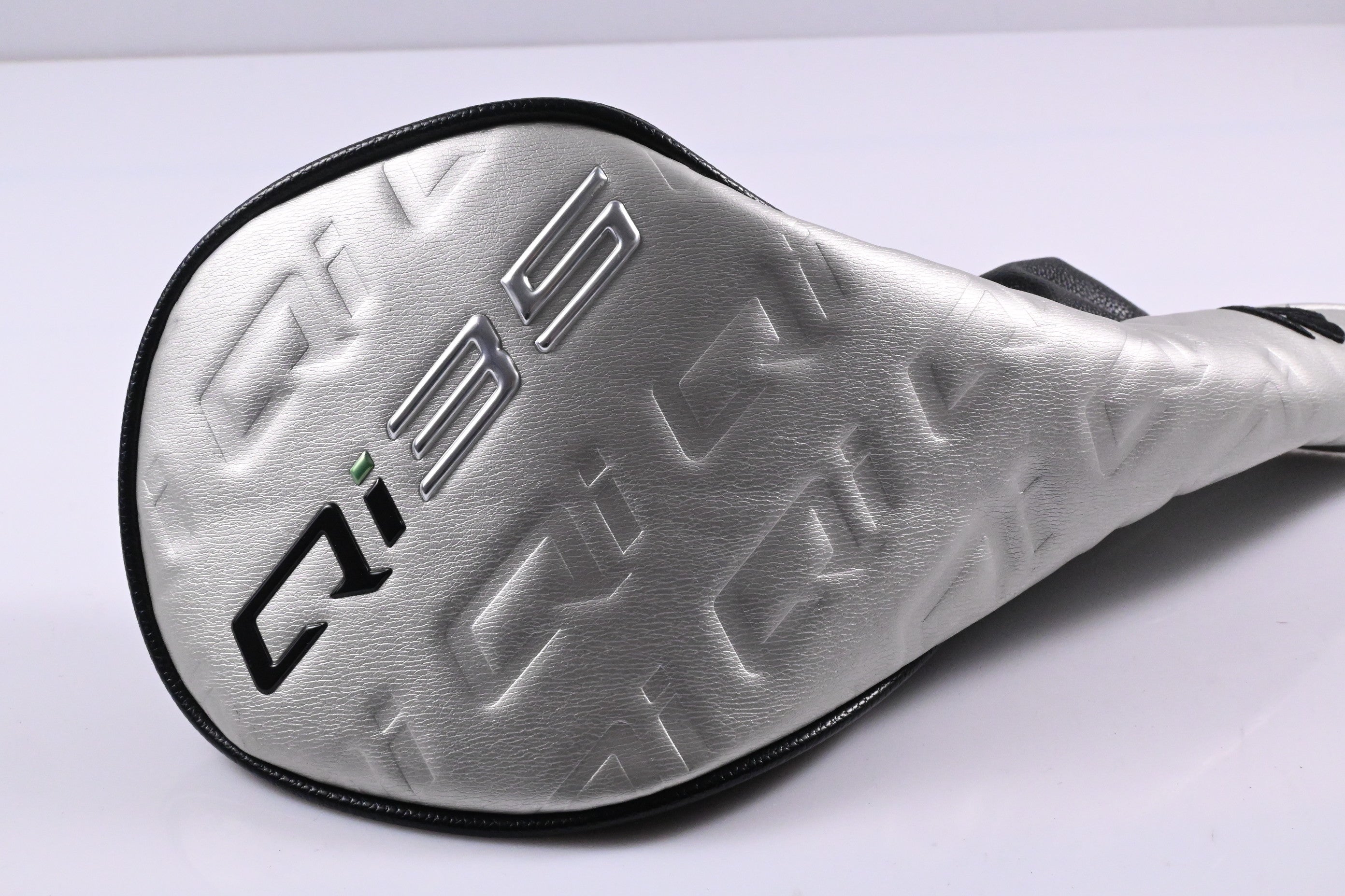 Taylormade Qi35 Max Lite Driver / 10.5 Degree / Regular Flex Vanquish 4 Shaft