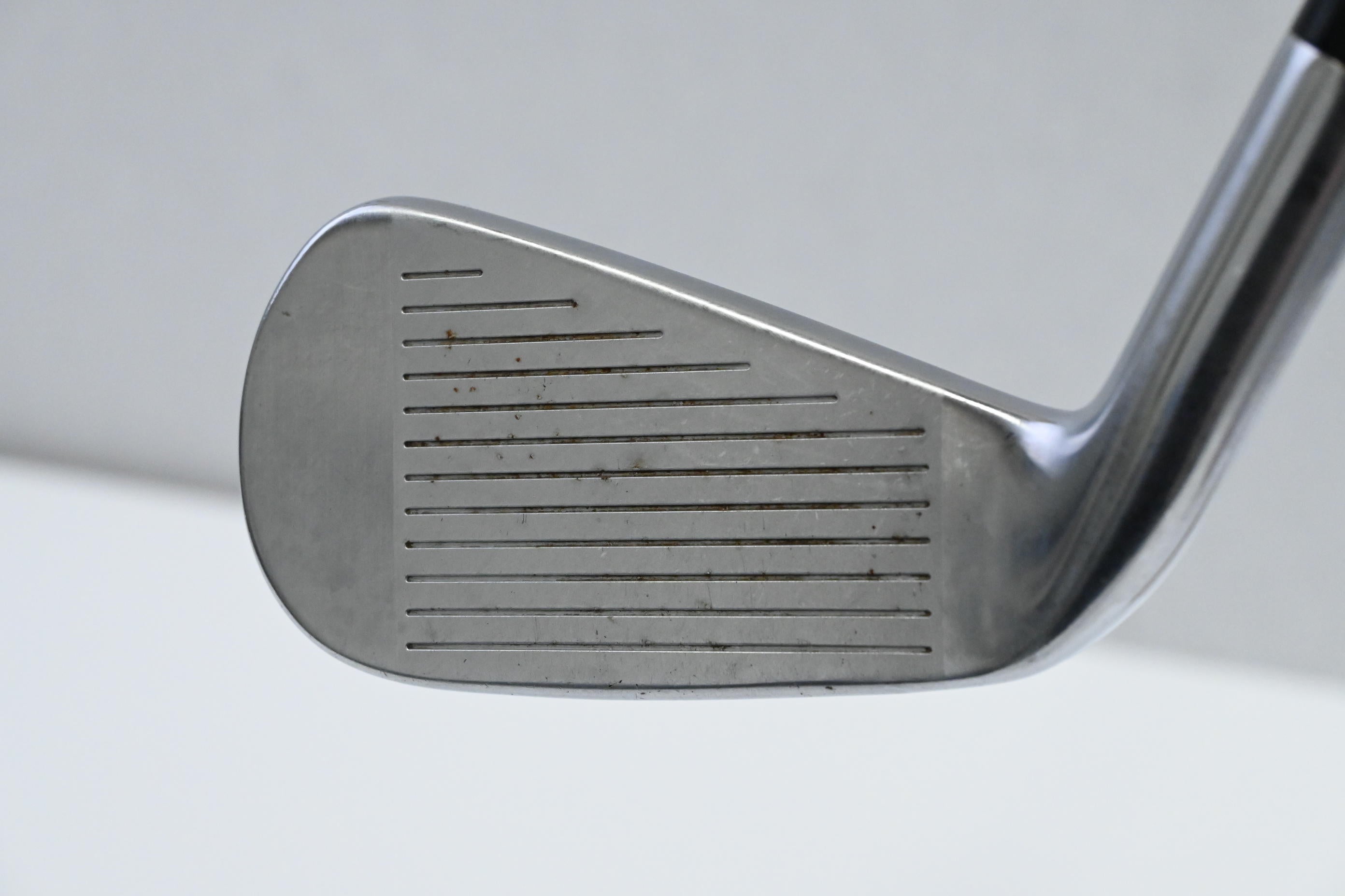 Taylormade SIM UDI #2 Iron / 18 Degree / Stiff Flex Diamana Thump 90 Shaft