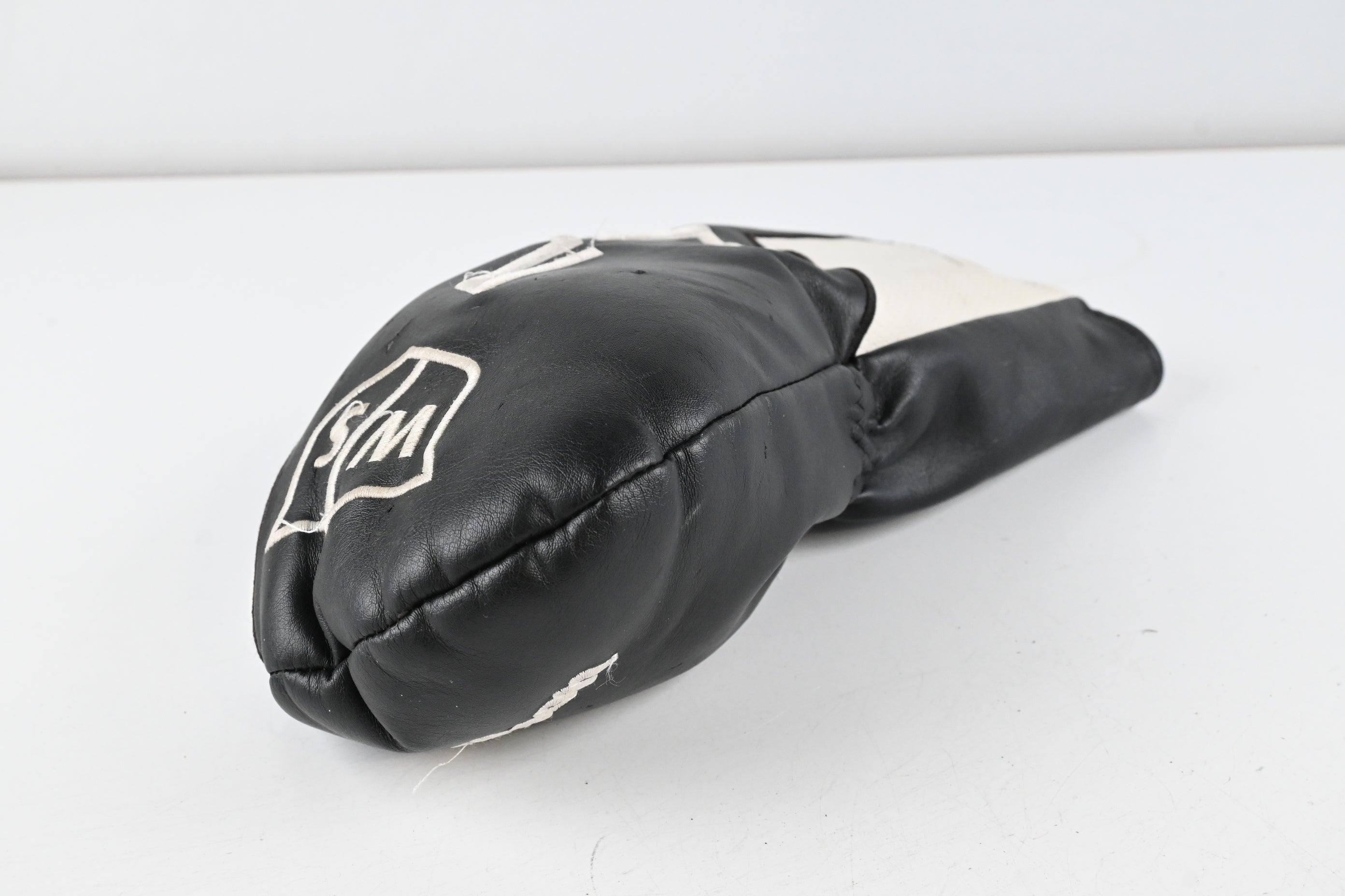 Wilson Launch Pad Driver / 10.5 Degree / Stiff Flex UST Mamiya Helium Black 59