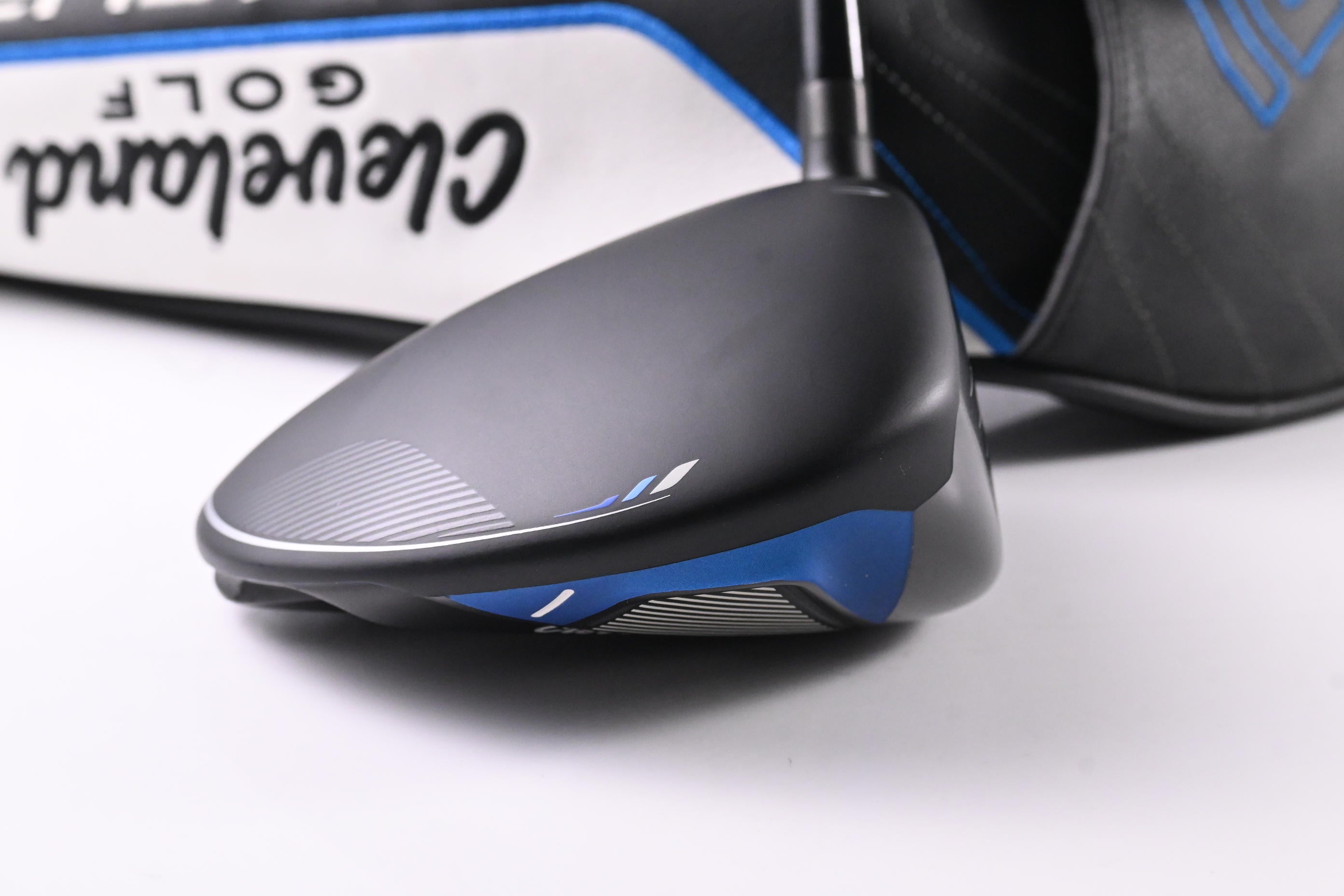 Cleveland Launcher XL Lite Driver / 10.5 Degree / Regular Flex Aldila Ascent 40