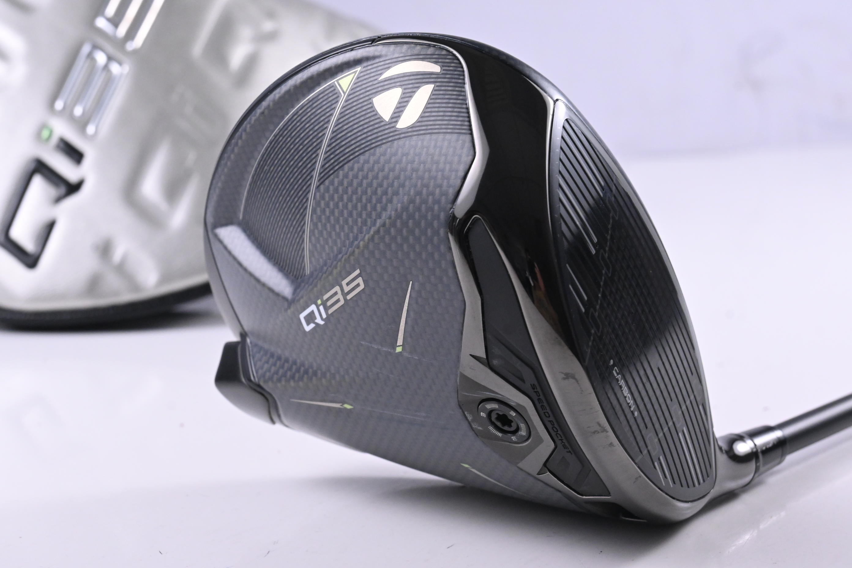 Taylormade Qi35 Driver / 10.5 Degree / Regular Flex Project X Cypher 50 Shaft