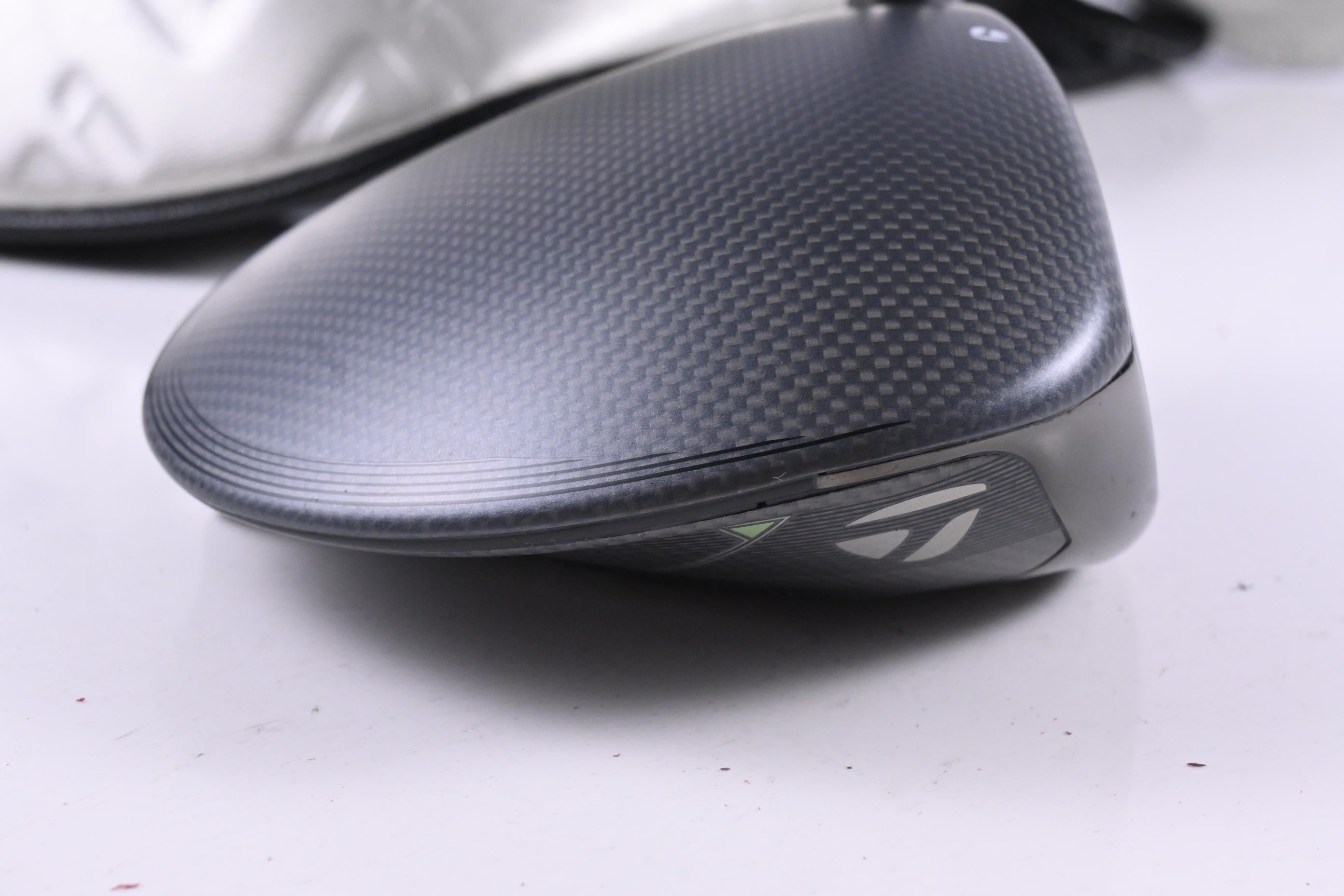 Taylormade Qi35 Driver / 10.5 Degree / Regular Flex Project X Cypher 50 Shaft