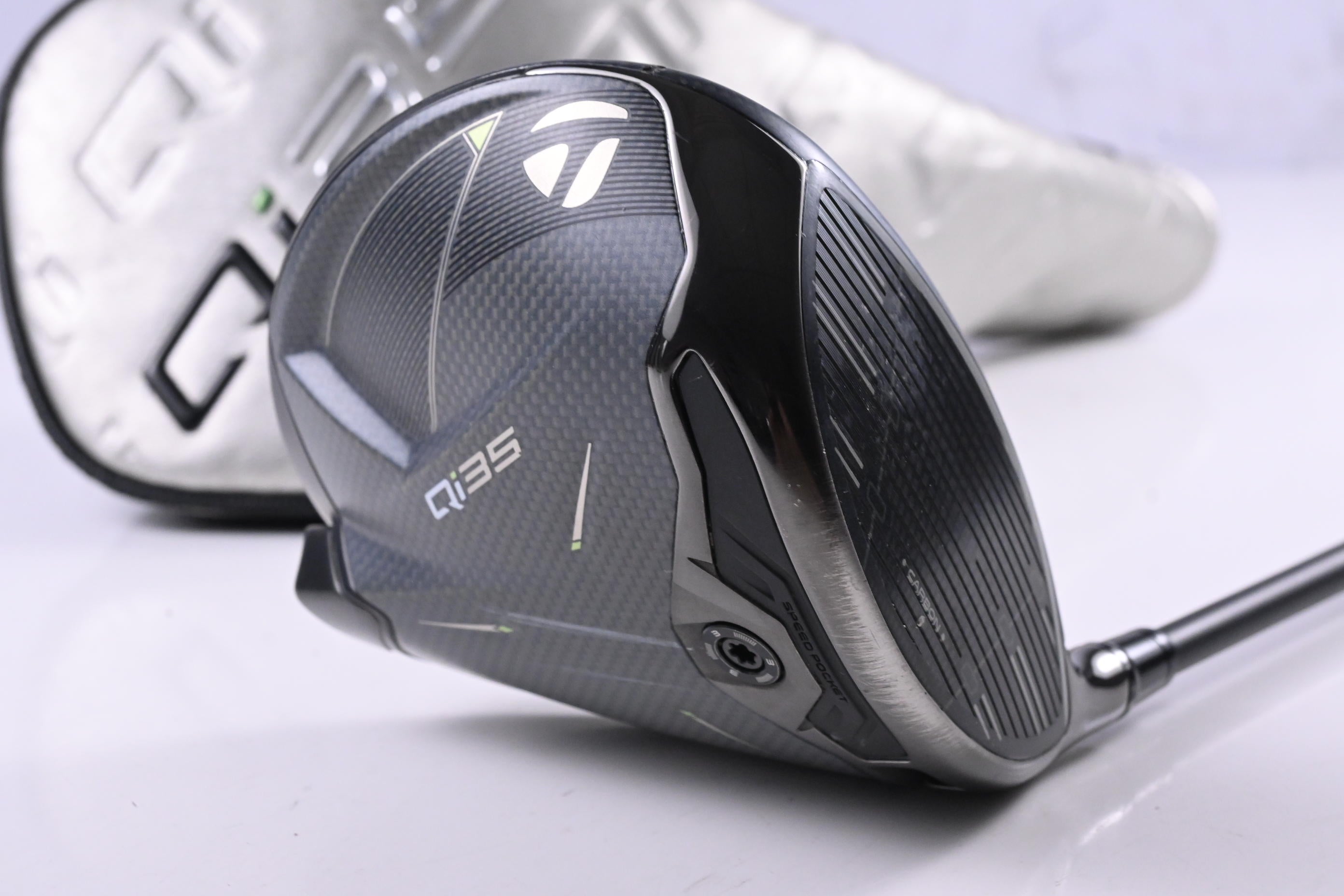 Taylormade Qi35 Driver / 10.5 Degree / Regular Flex Fujikura Ventus Blue 5 Shaft