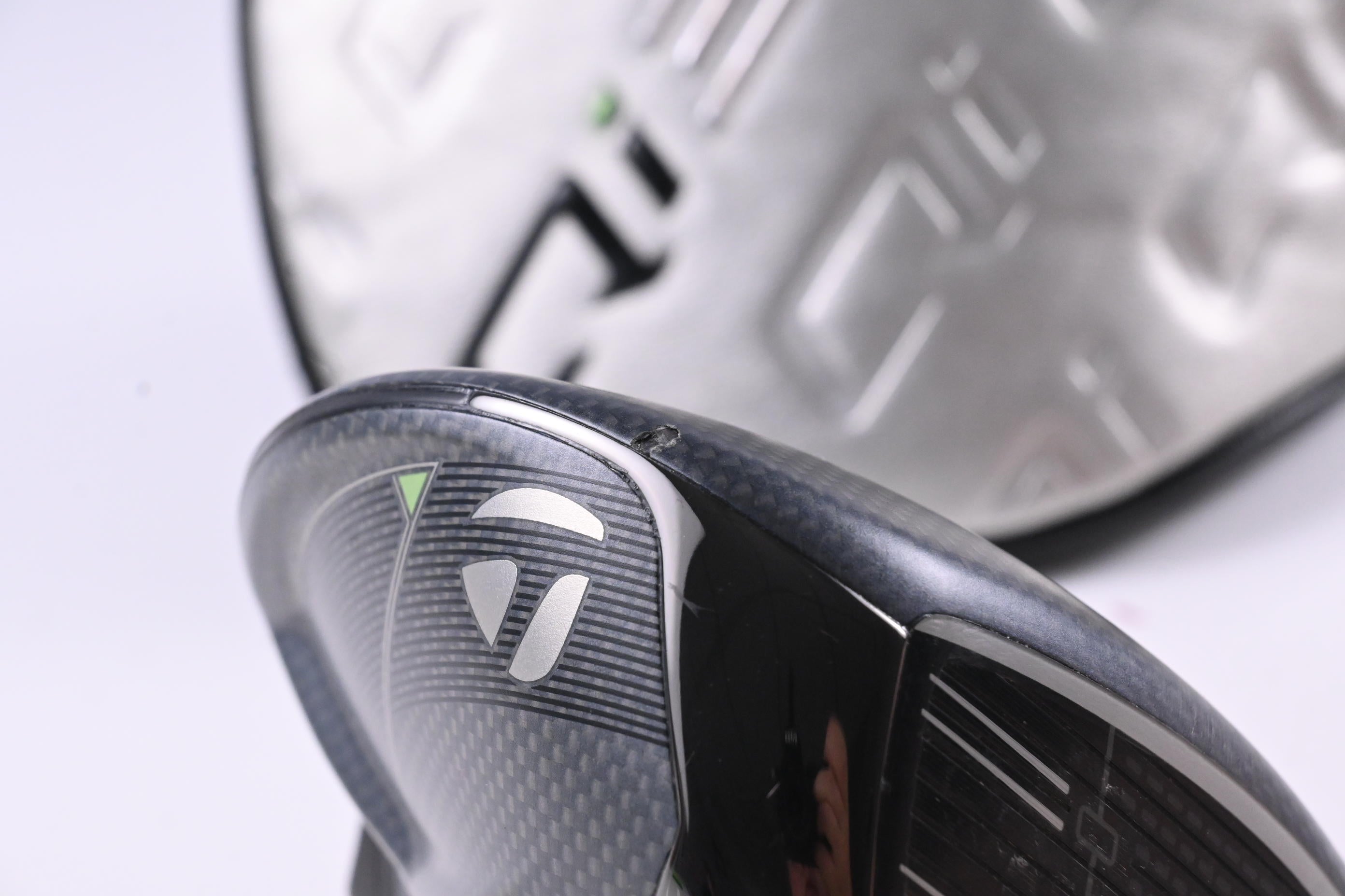 Taylormade Qi35 Driver / 10.5 Degree / Regular Flex Fujikura Ventus Blue 5 Shaft