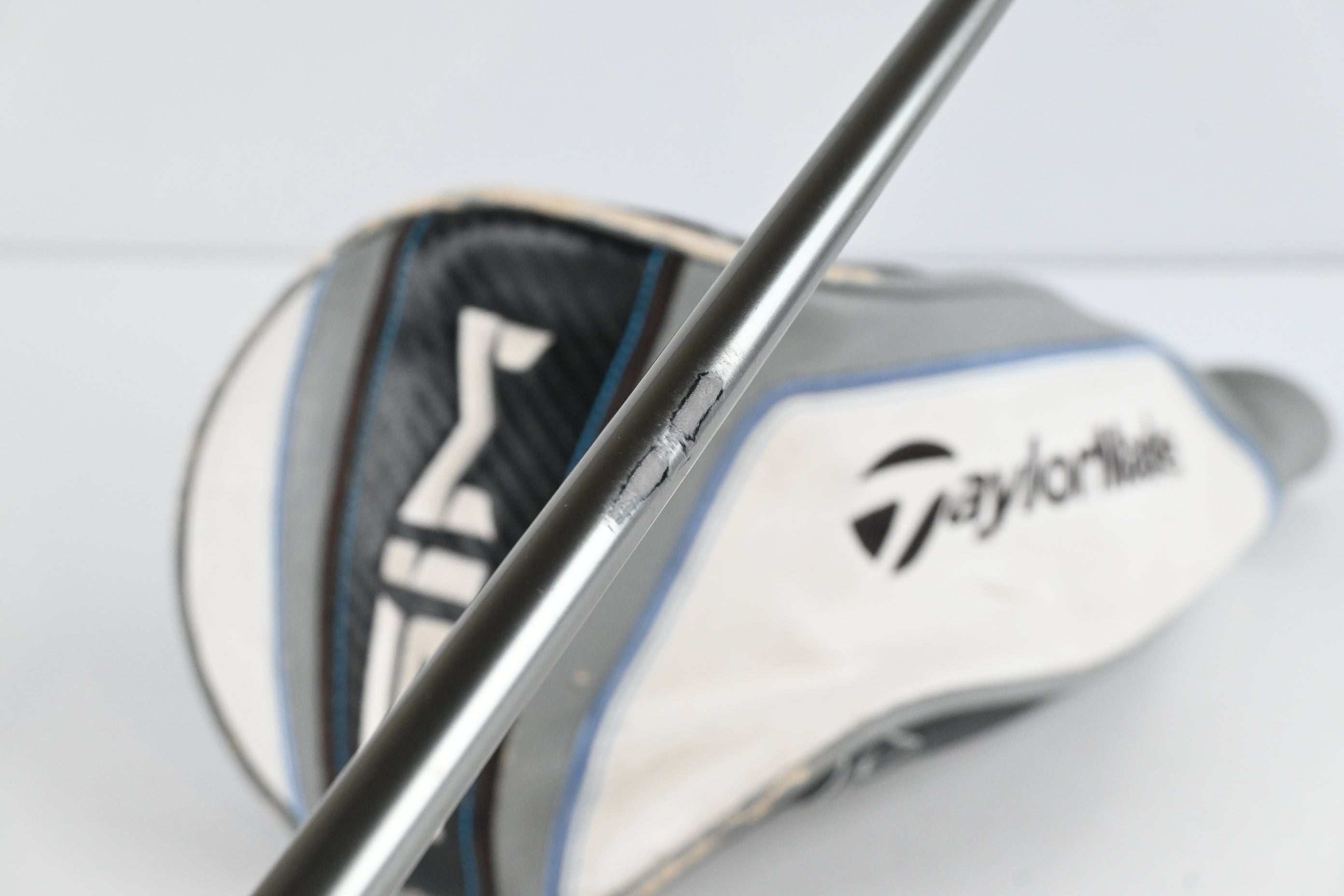 Taylormade SIM Max Driver / 9 Degree / Regular Flex UST Mamiya Helium 5 Shaft