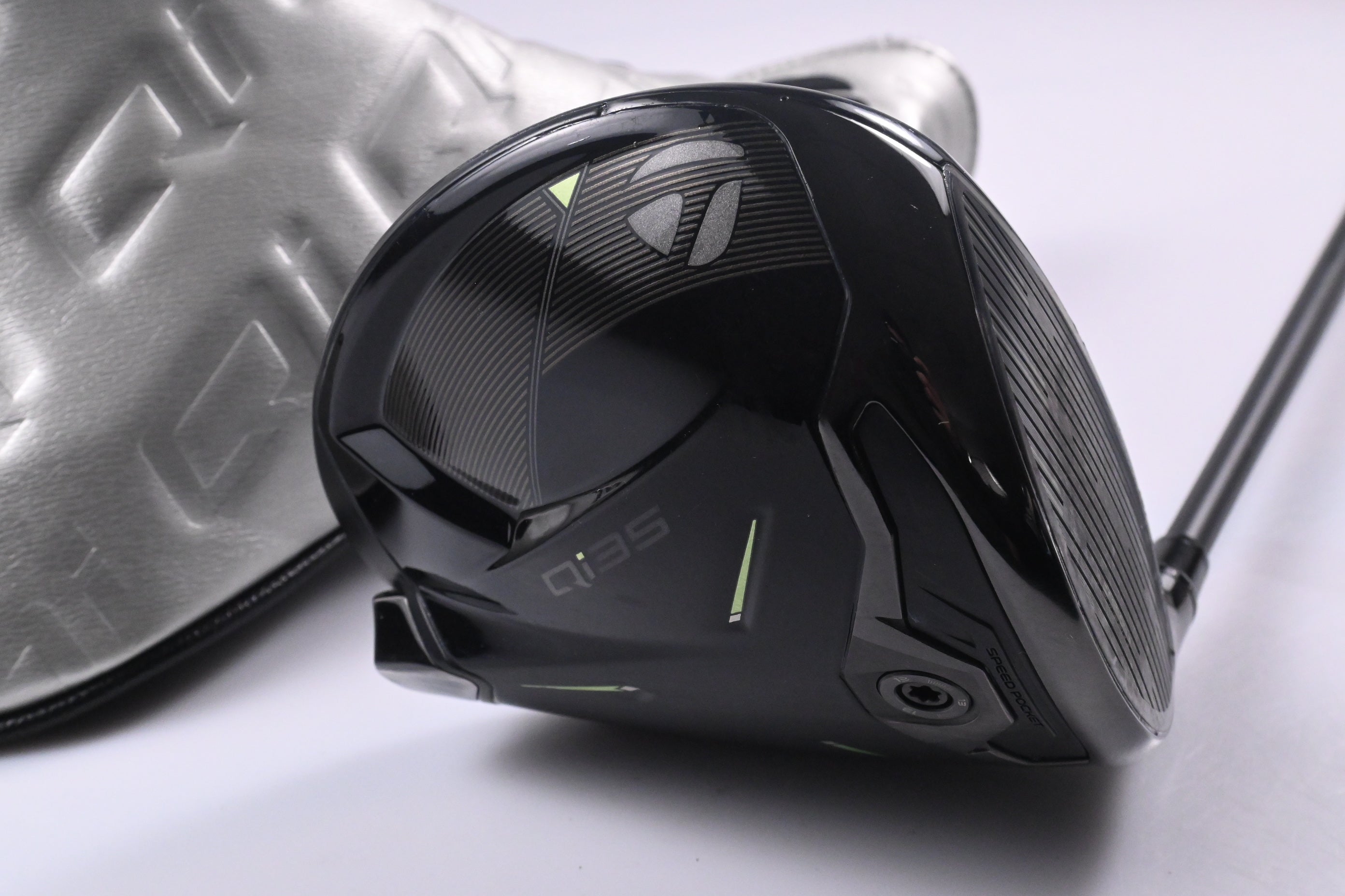 Taylormade Qi35 Driver / 10.5 Degree / X-Flex HZRDUS Black Gen 5 60 Shaft