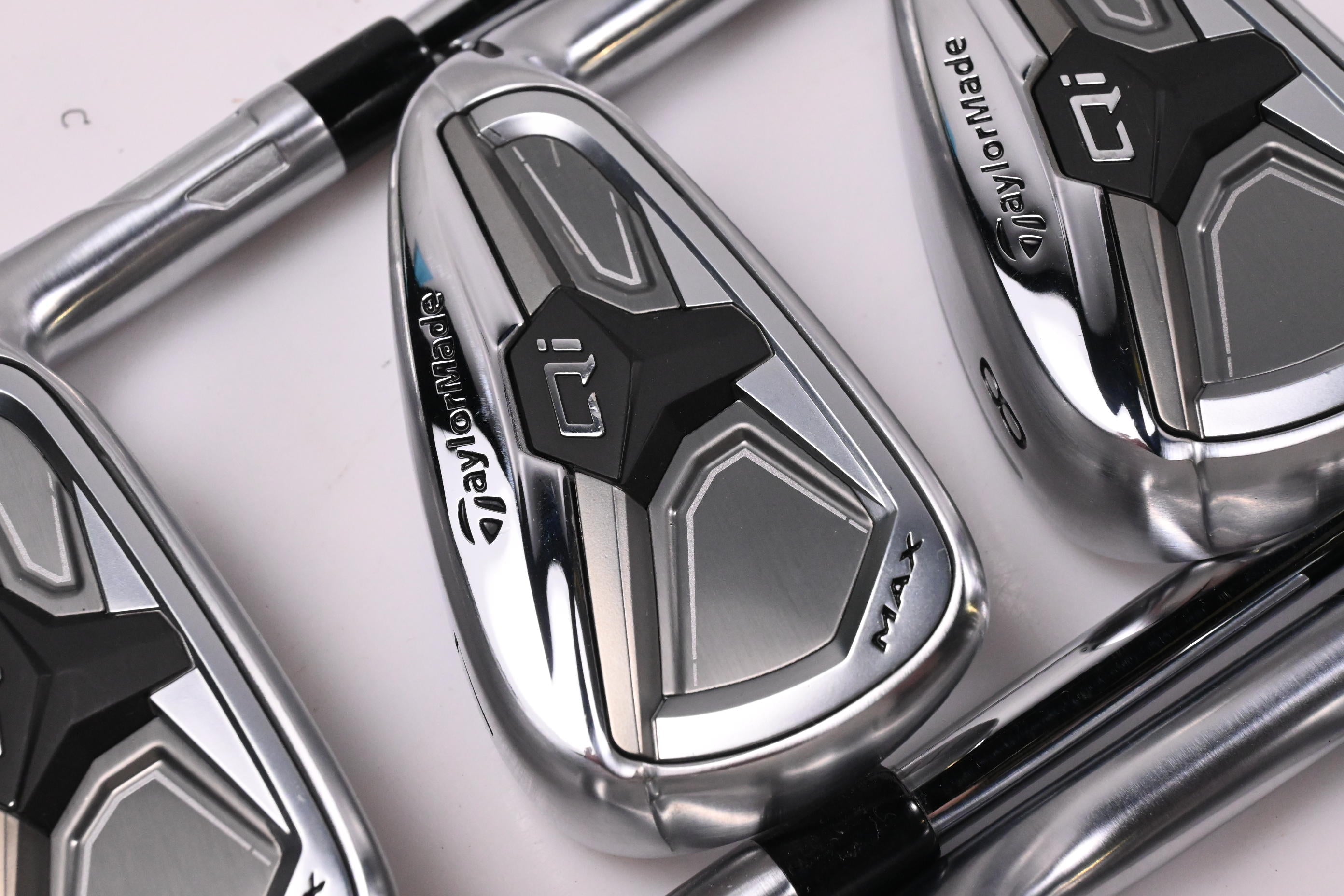 Taylormade Qi Max Irons / 6-PW+AW / Regular Flex N.S.Pro 750GH Neo Shafts