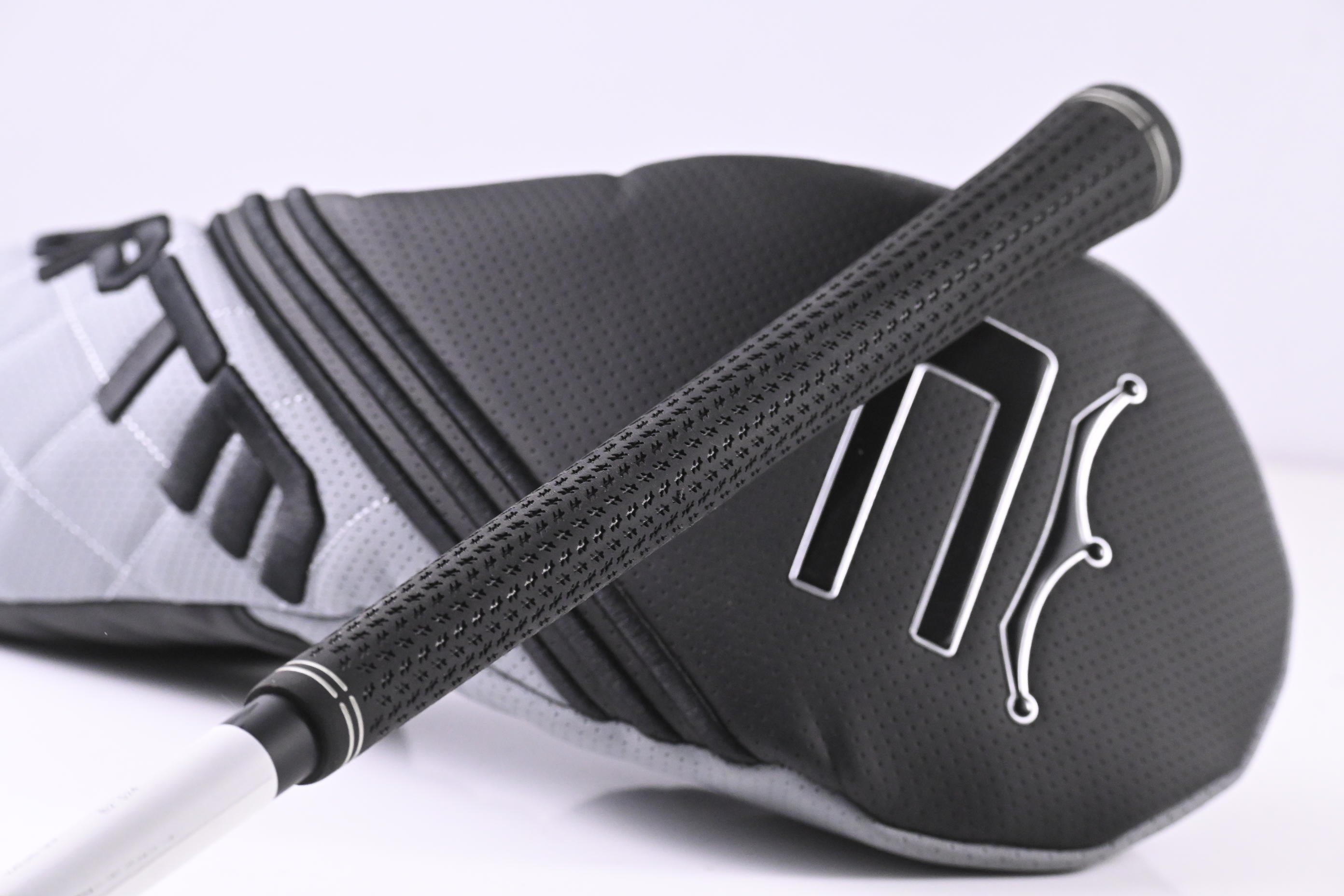 Cobra OPTM LS Driver / 9 Degree / Stiff Flex Kai'li Dark Waves White 60 Shaft