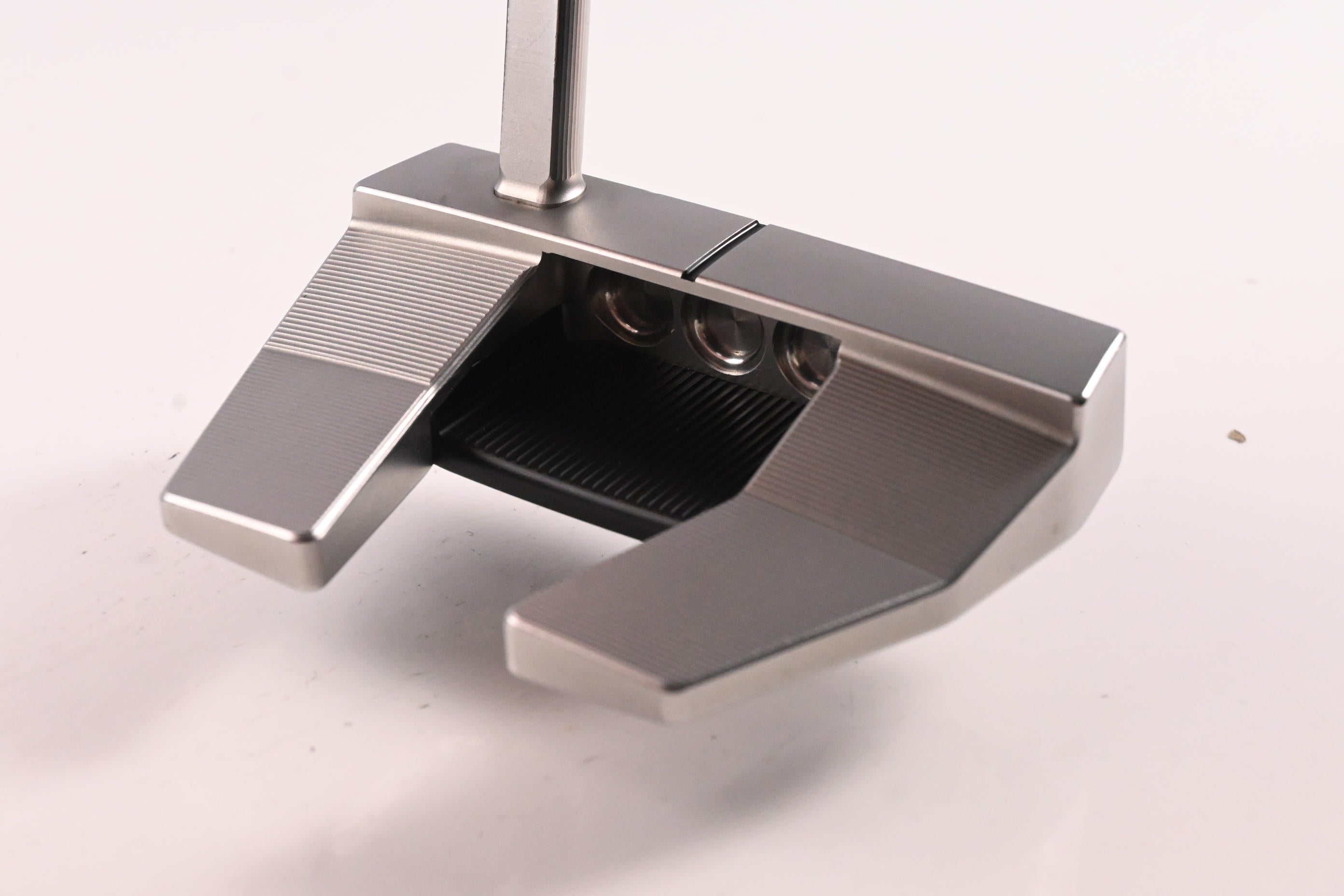 Scotty Cameron 2024 Phantom 5.5 Putter / 34 Inch