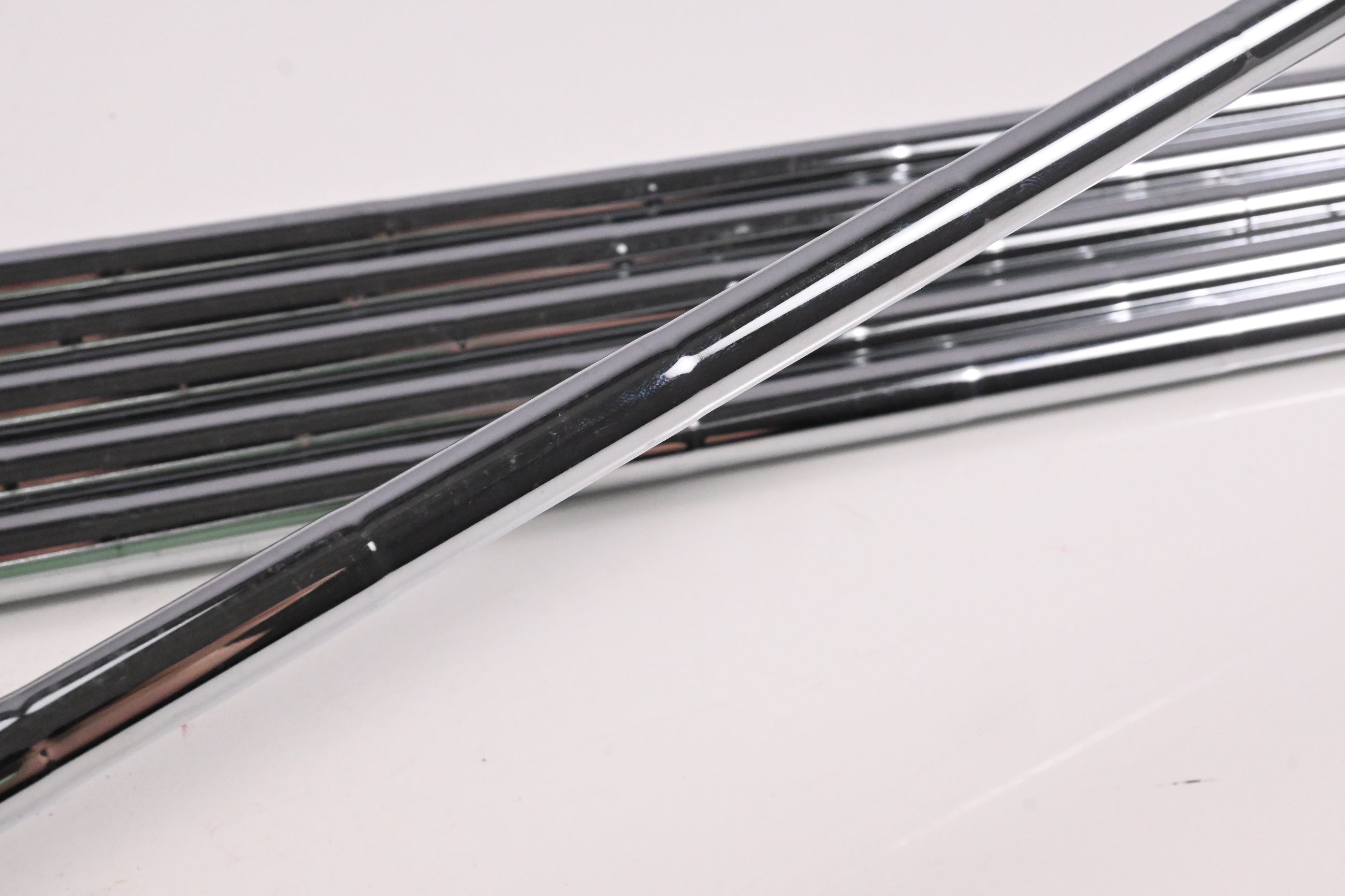 Dynamic Gold S300 Iron Shafts / Stiff Flex / Set of 6 / .355" Taper Tips