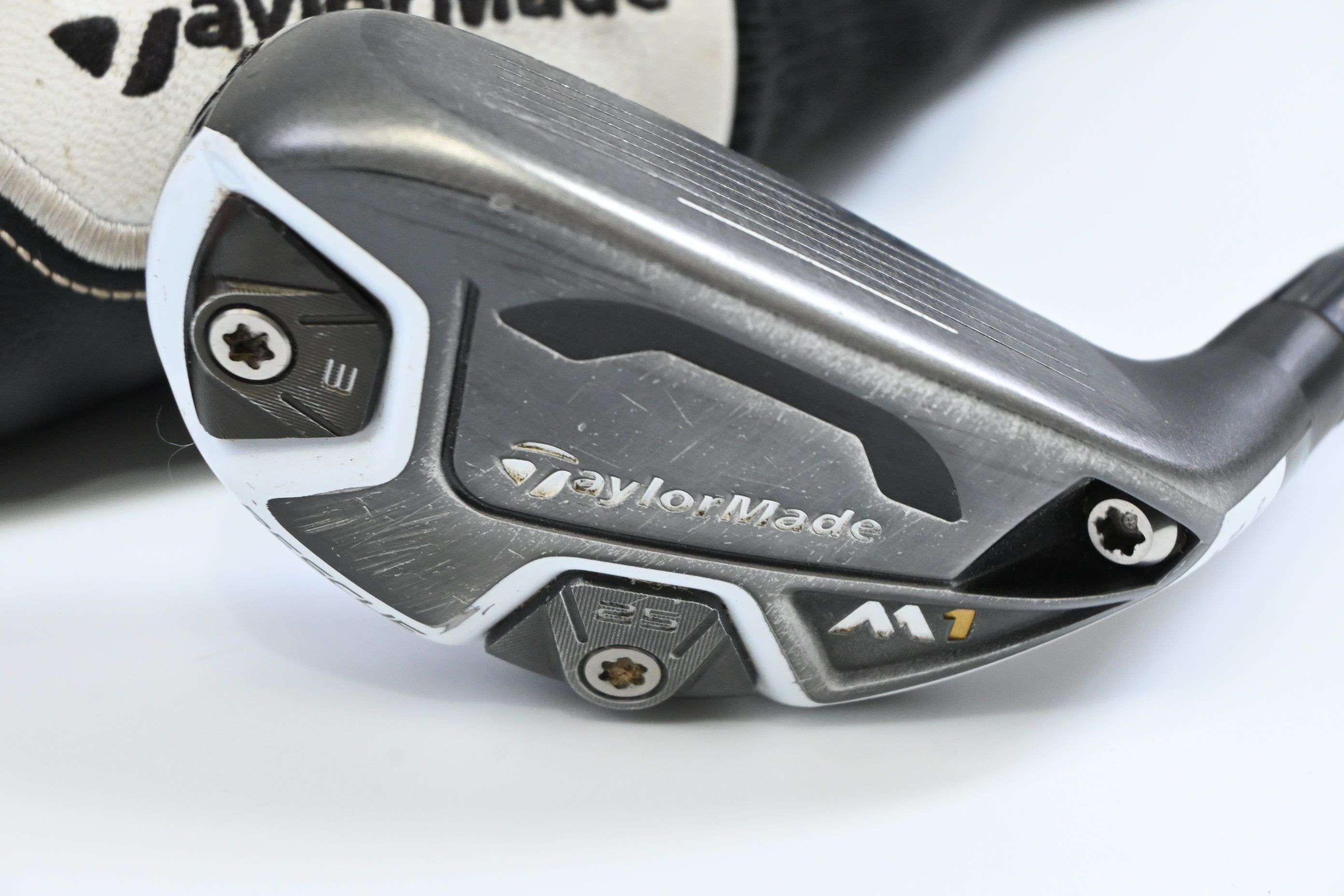 Taylormade M1 2016 #4 Hybrid / 21 Degree / Regular Flex Fujikura Pro 80 Shaft