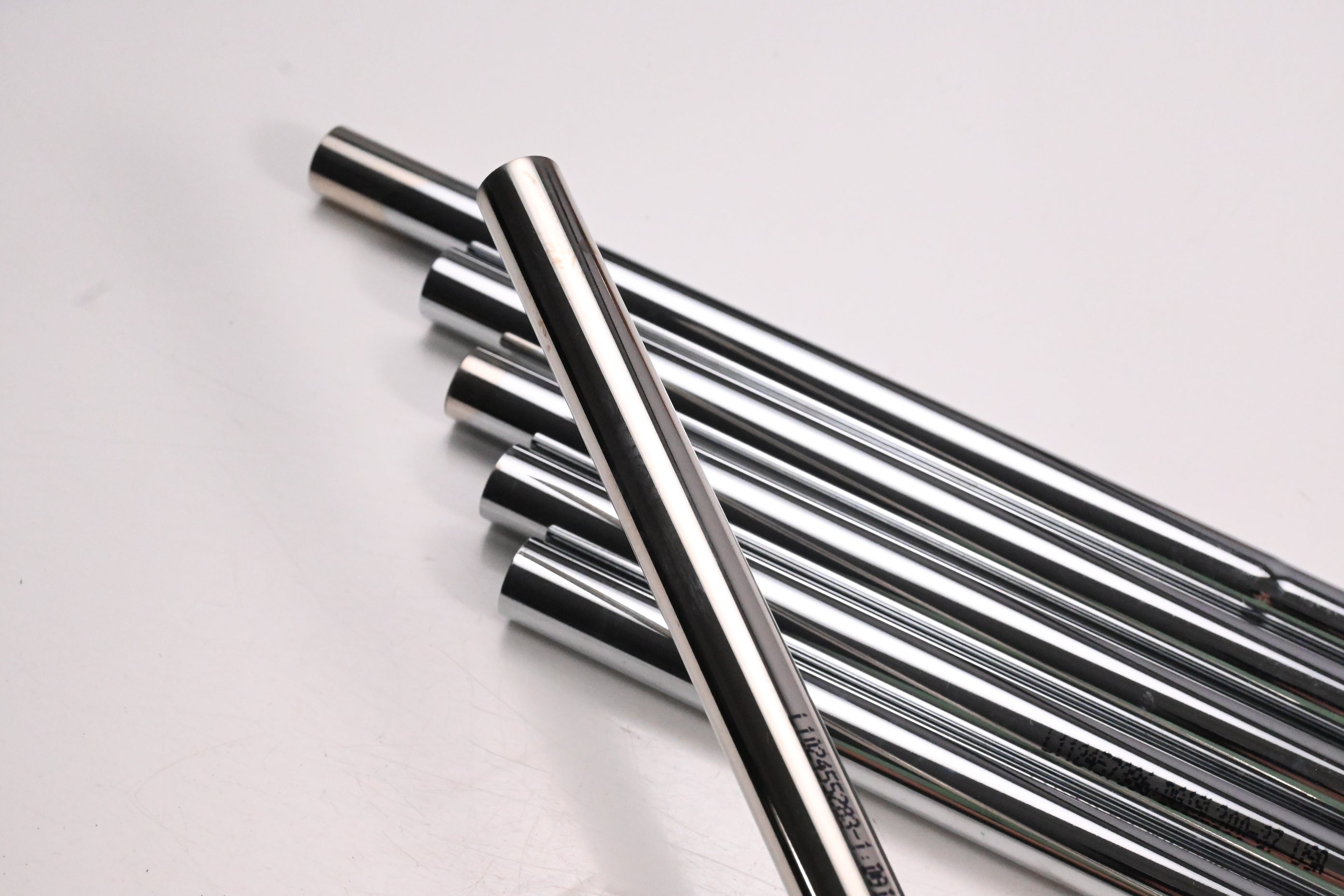 Dynamic Gold S300 Iron Shafts / Stiff Flex / Set of 6 / .355" Taper Tips