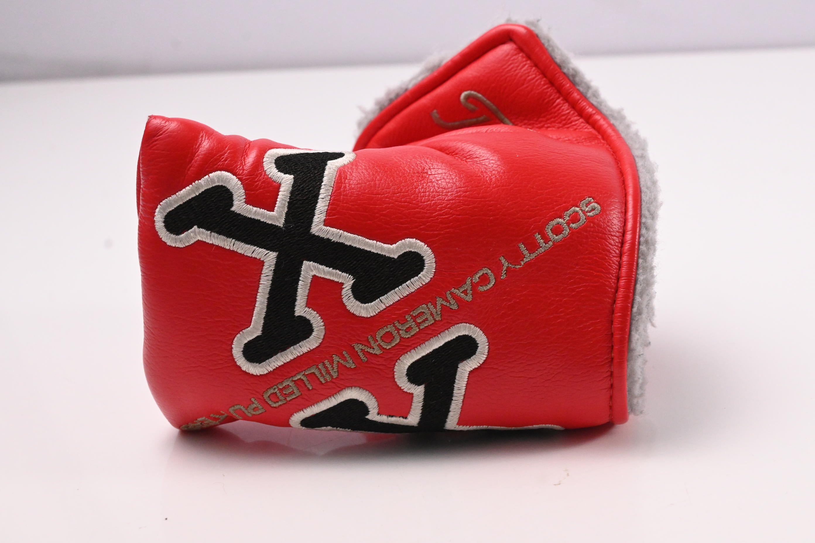 Scotty Cameron Red X Putter / 33 Inch