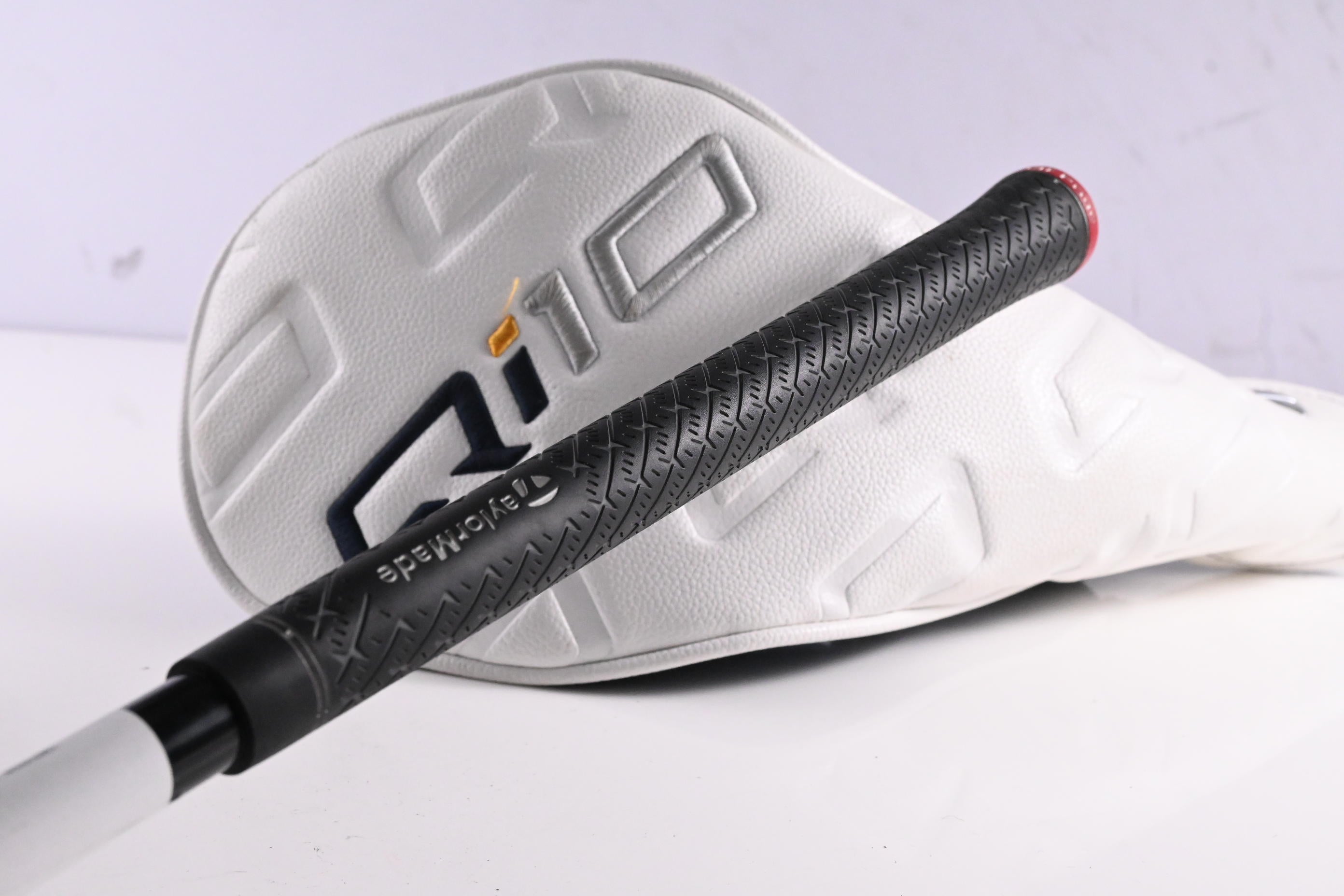 Left hand Taylormade Qi10 Max Driver / 10.5 Degree / Regular Flex Kai'li Red 60