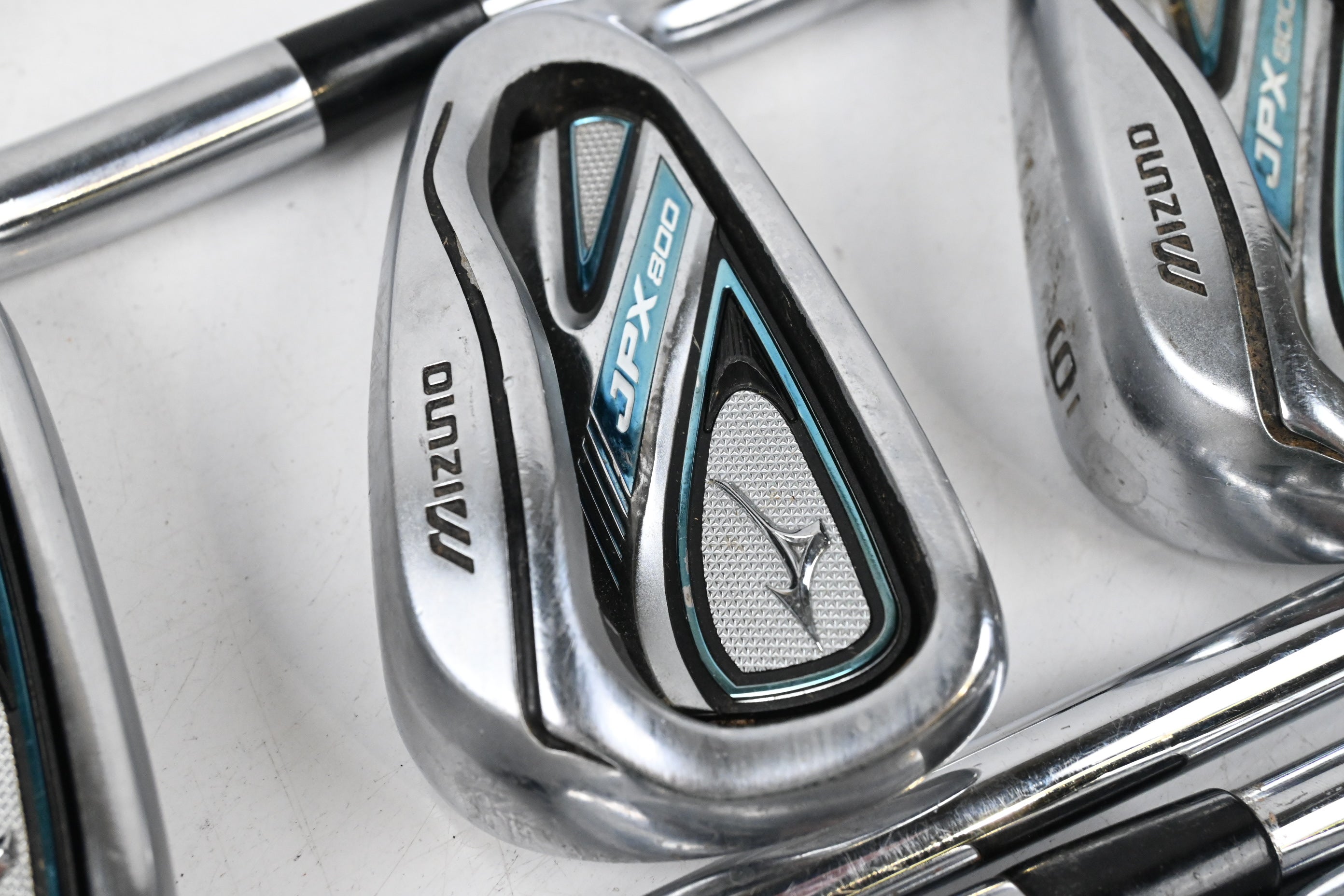 Mizuno JPX 800 Irons / 4-PW / Regular Flex Dynamic Gold SL Shafts