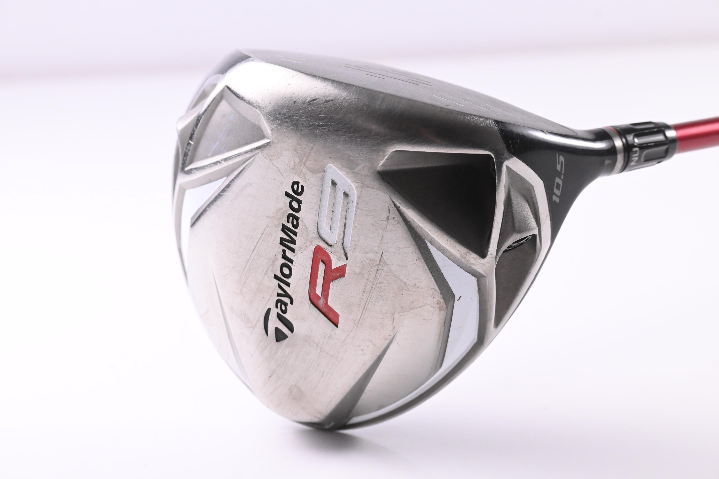 Taylormade R9 Driver / 10.5 Degree / Regular Flex Fujikura Motore X 65 Shaft