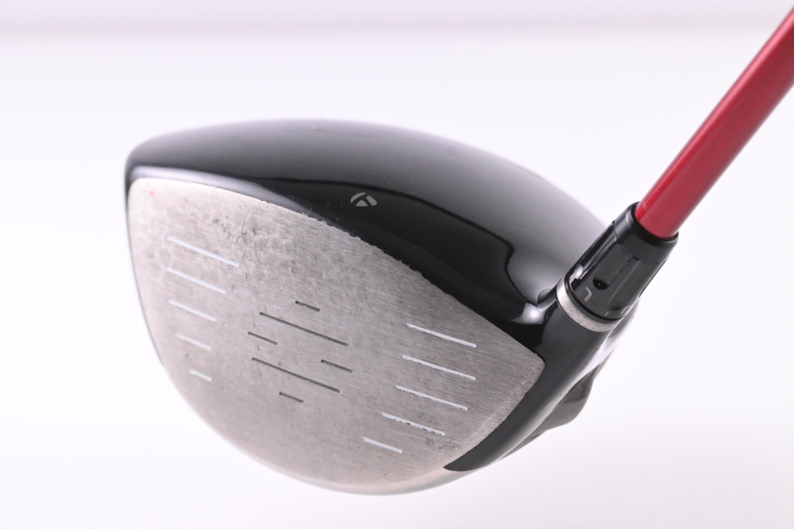 Taylormade R9 Driver / 10.5 Degree / Regular Flex Fujikura Motore X 65 Shaft
