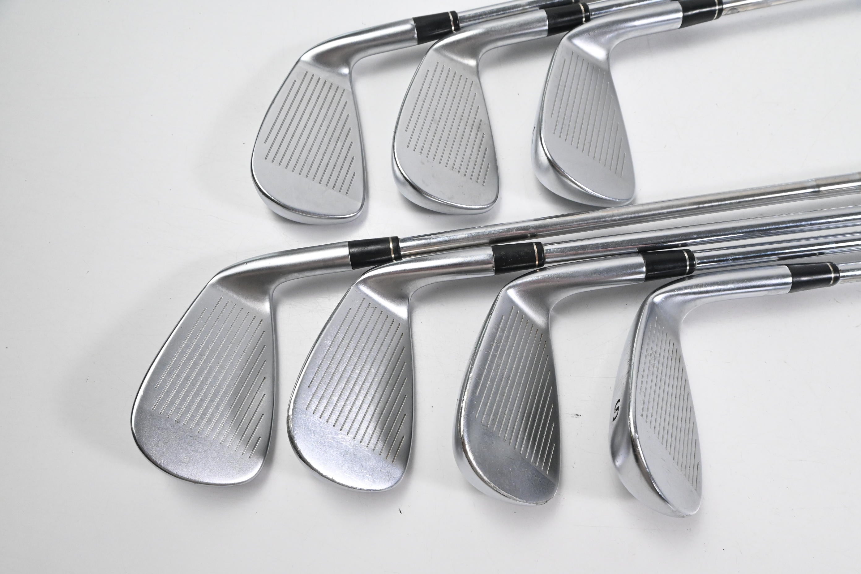 Left Hand Taylormade R9 Irons / 5-PW+SW / Regular Flex KBS 90 Steel Shafts