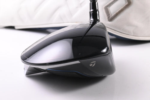 Taylormade Qi10 Driver / 10.5 Degree / Regular Flex Fujikura Ventus TR Blue 5