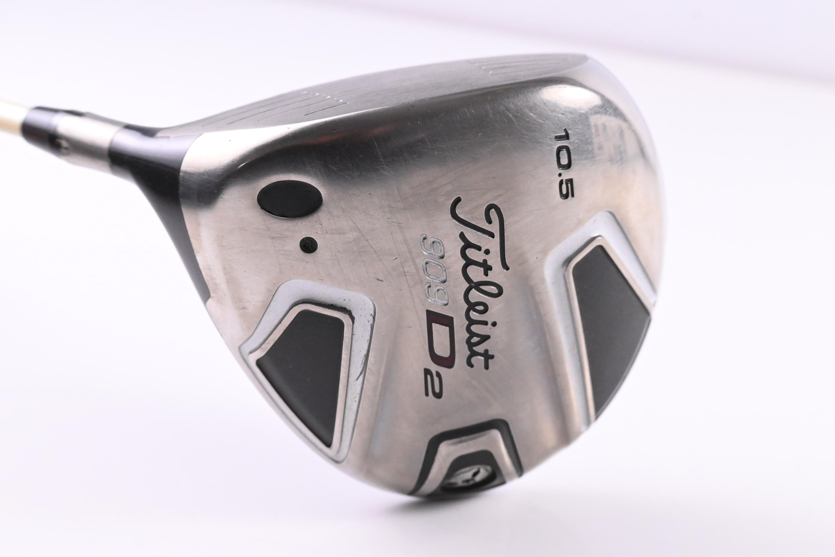 Left Hand Titleist 909 D2 Driver / 10.5 Degree / Regular Flex UST MP4 MircroPLY