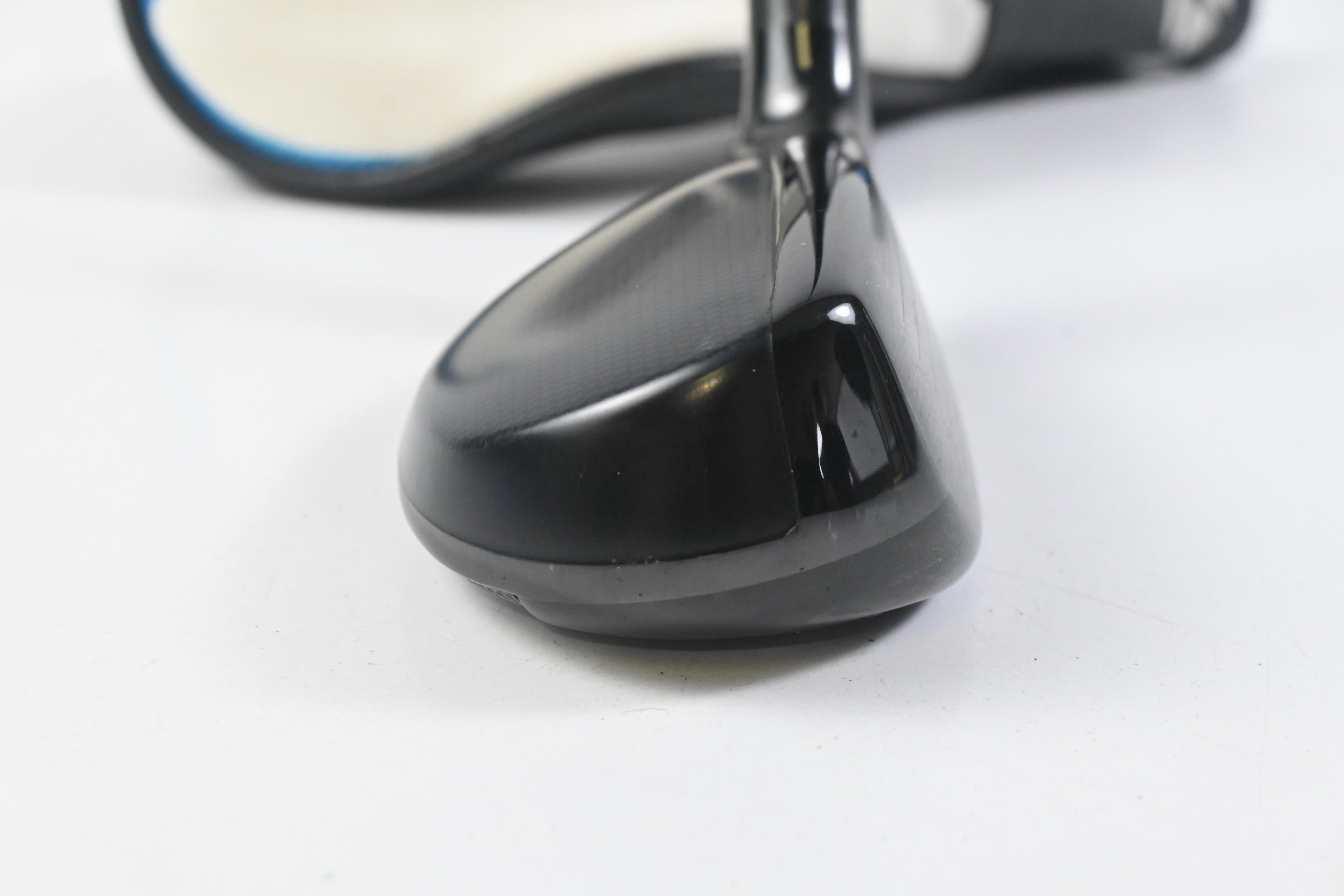 Taylormade SIM2 #4 Hybrid / 22 Degree / Regular Flex Tensei AV Blue 70 Shaft