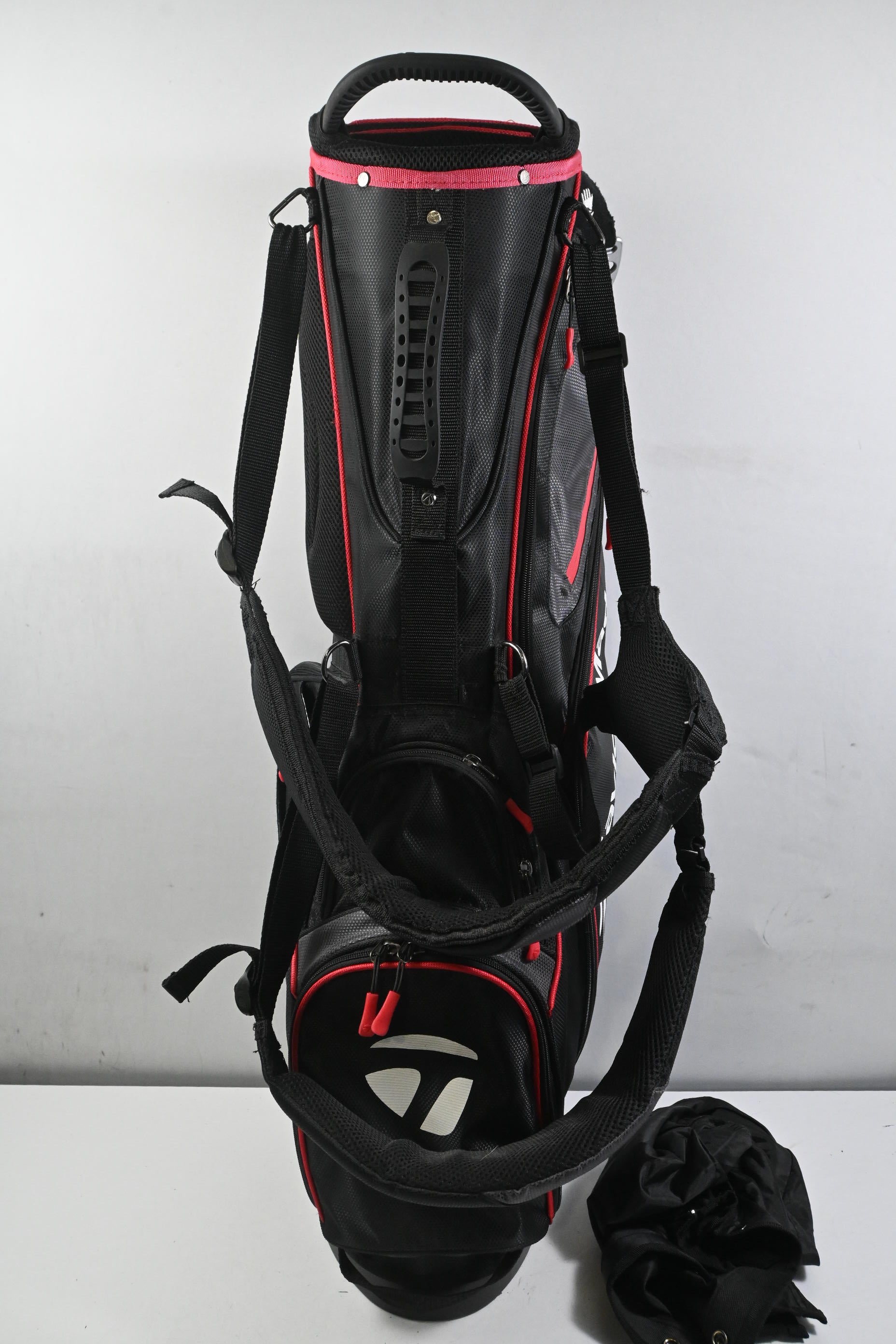 Taylormade Stand Bag / 6-Way Divider / Black, Red & White
