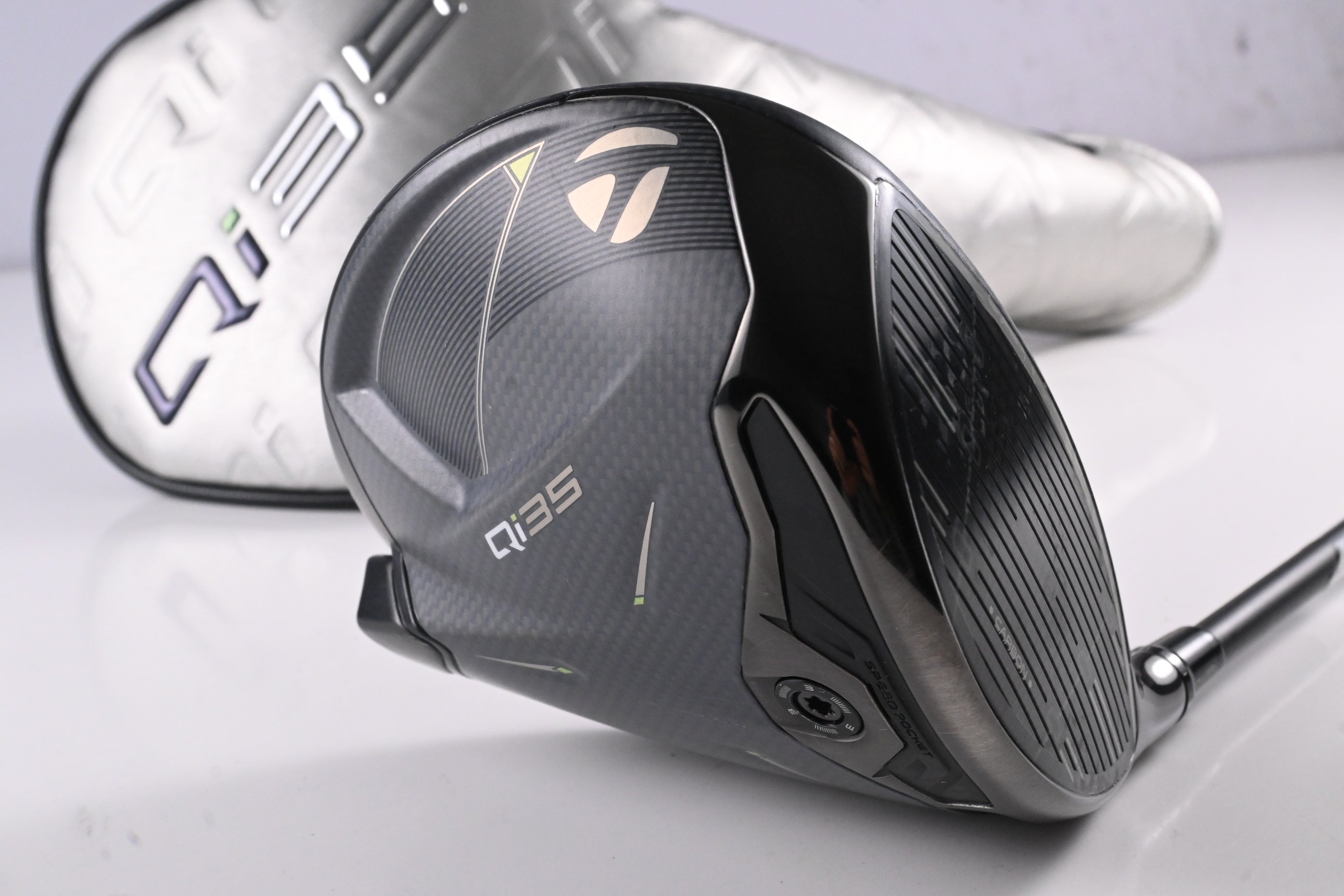 Taylormade Qi35 Driver / 10.5 Degree / Regular Flex Ventus Blue 5 Shaft