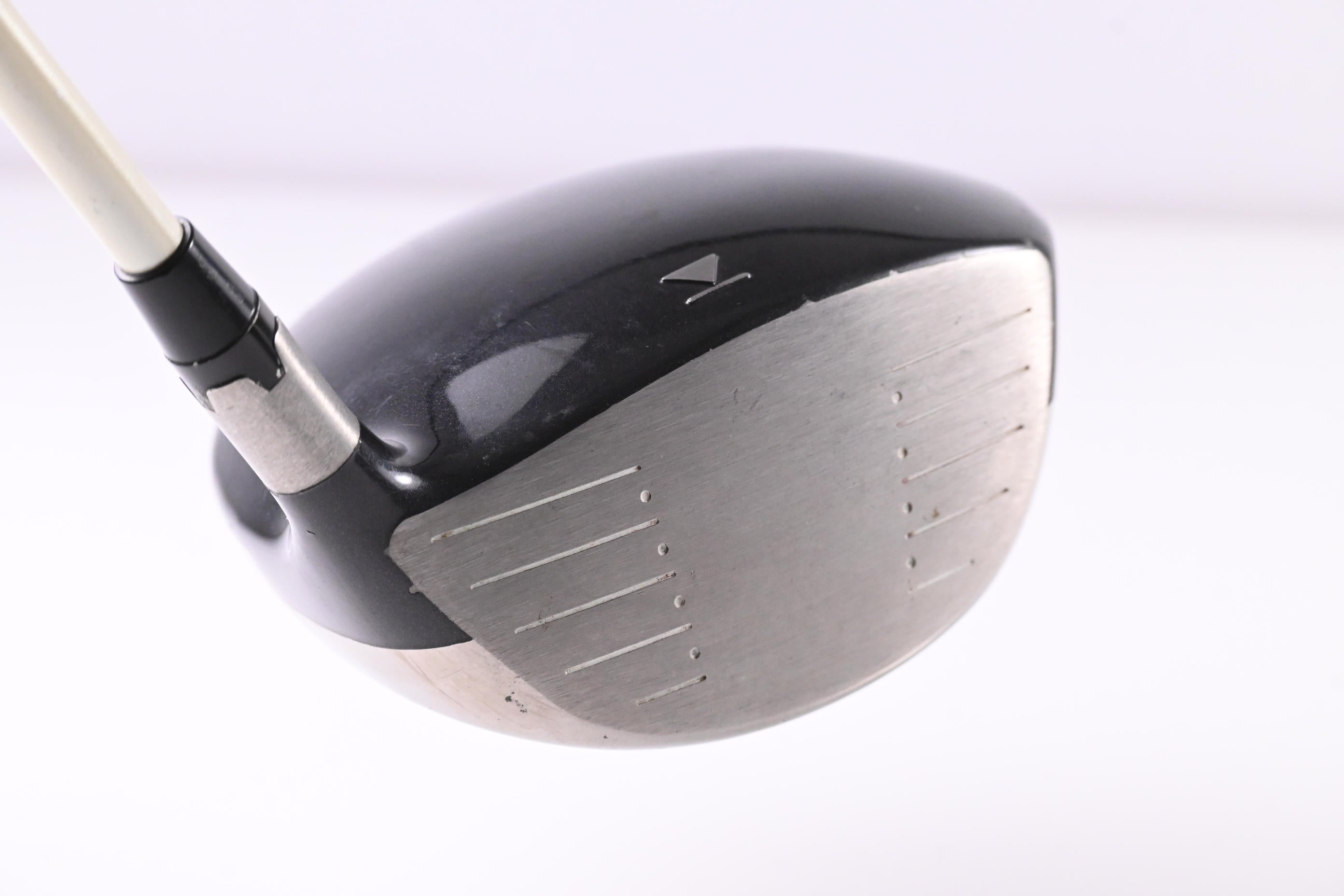 Left Hand Titleist 909 D2 Driver / 10.5 Degree / Regular Flex UST MP4 MircroPLY