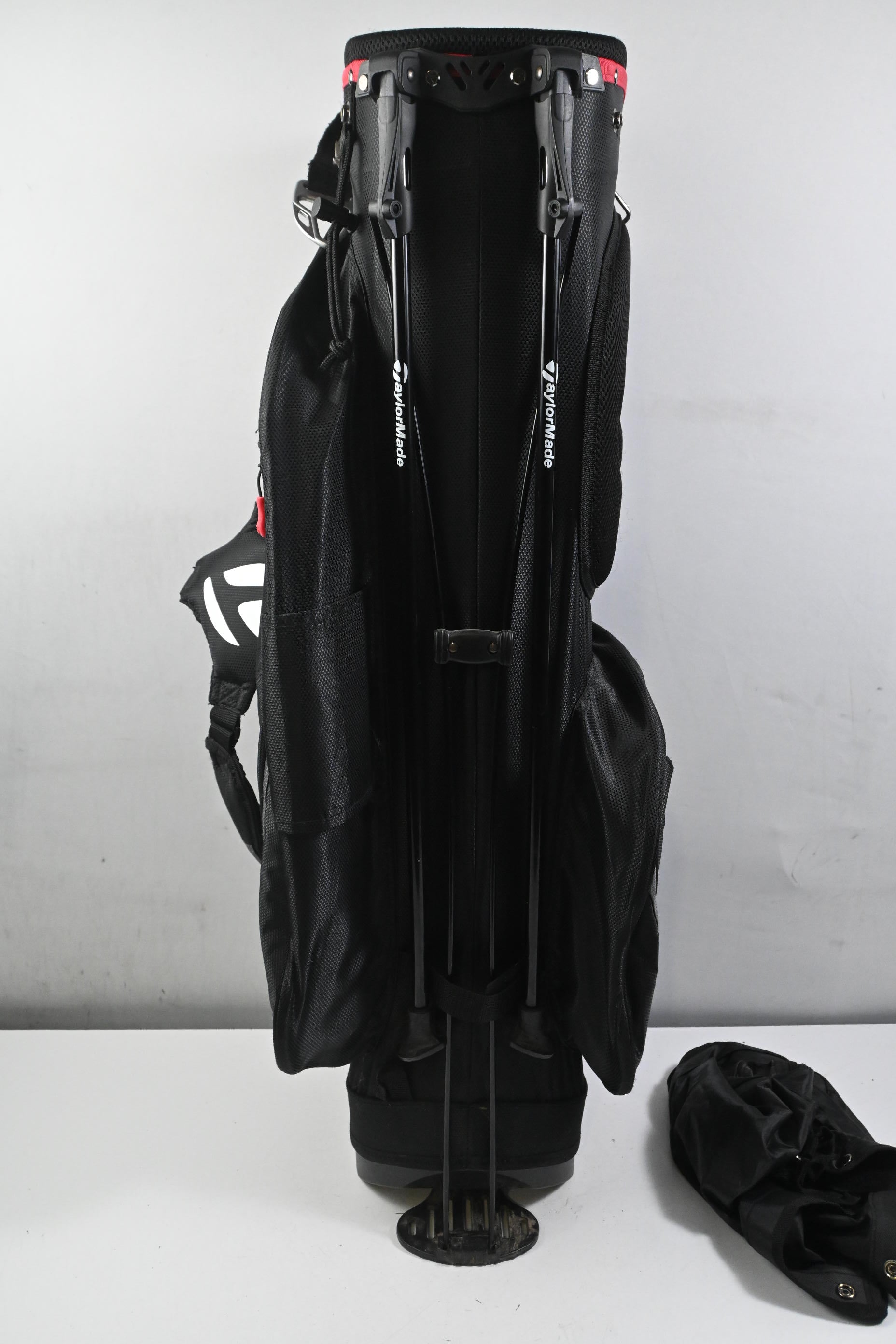 Taylormade Stand Bag / 6-Way Divider / Black, Red & White