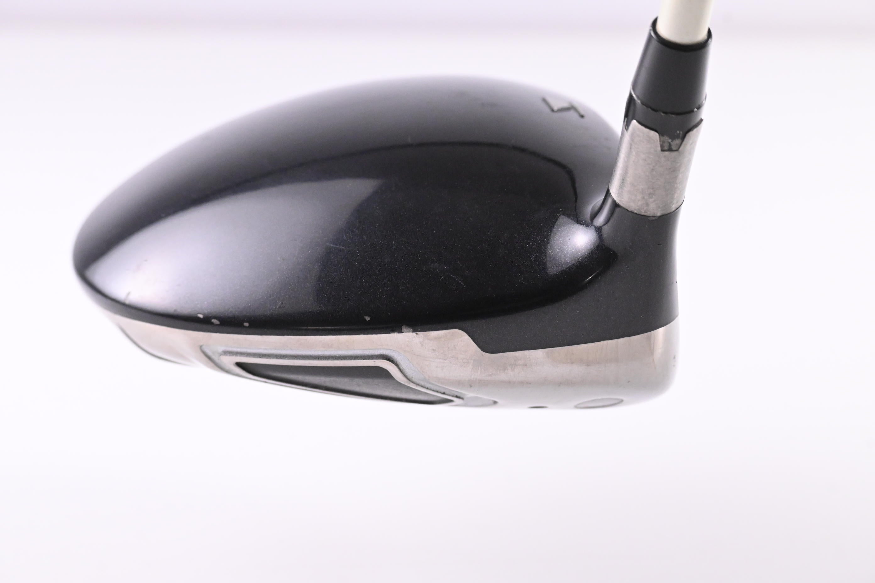 Left Hand Titleist 909 D2 Driver / 10.5 Degree / Regular Flex UST MP4 MircroPLY