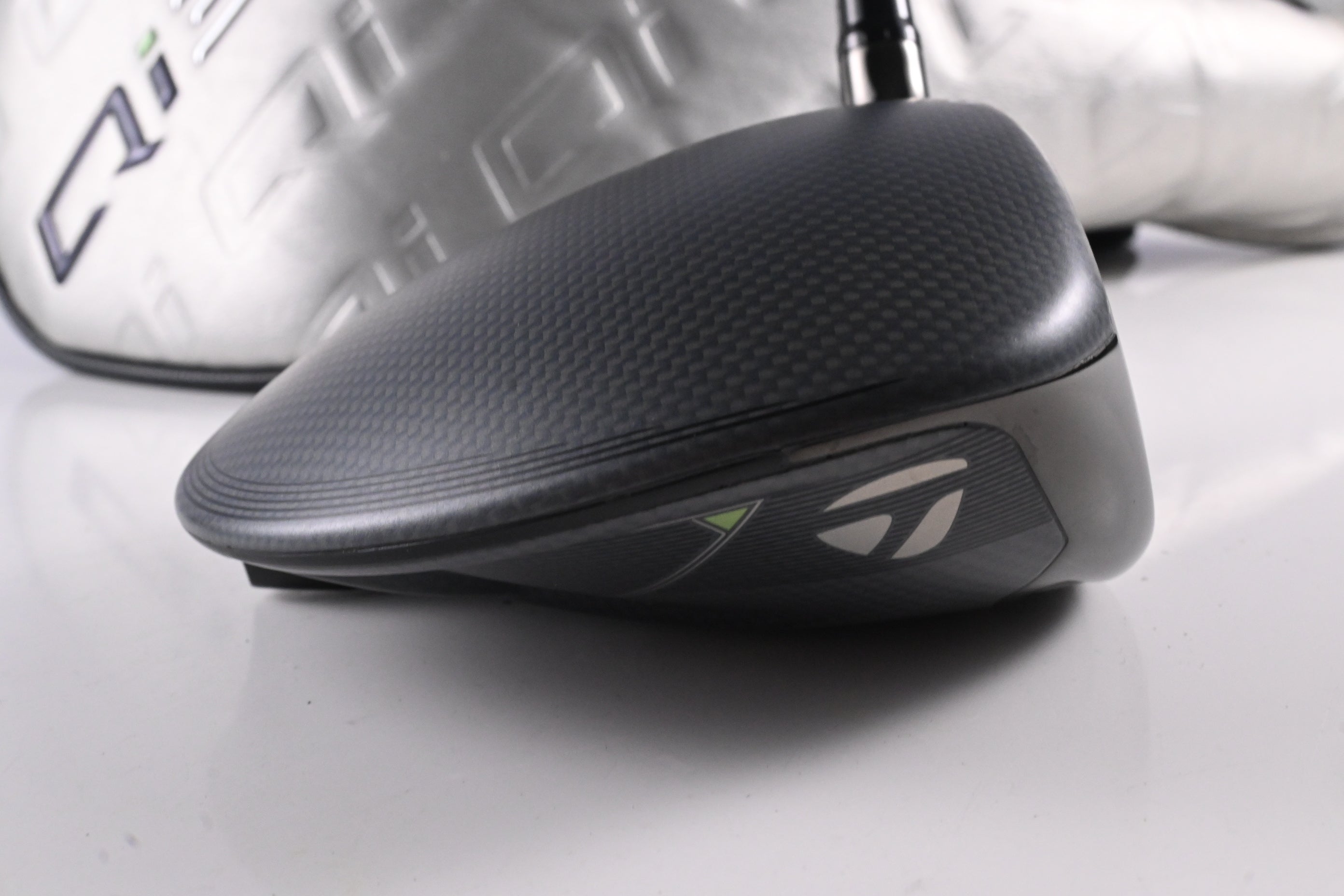 Taylormade Qi35 Driver / 10.5 Degree / Regular Flex Ventus Blue 5 Shaft