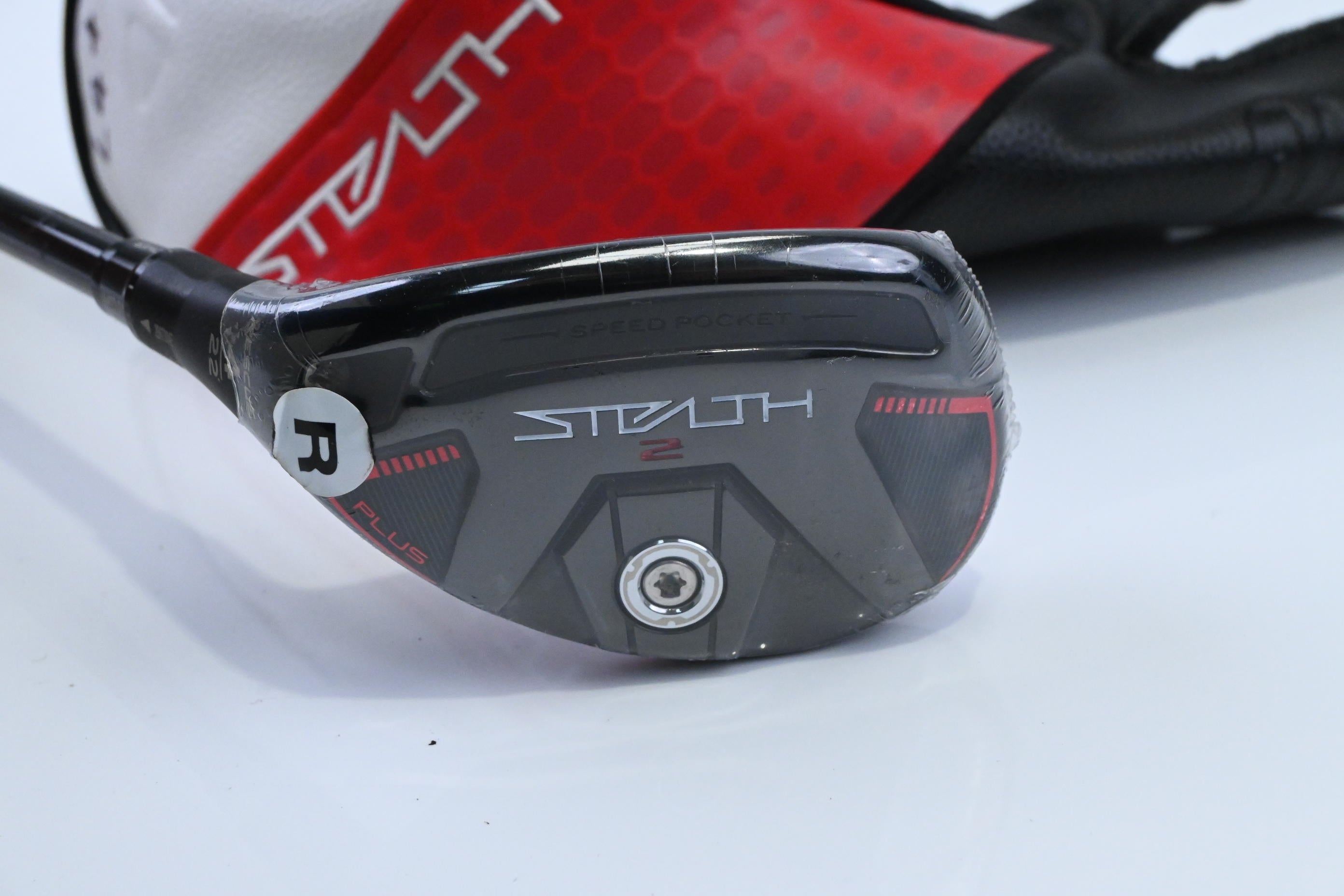Left Hand Taylormade Stealth Plus #4 Hybrid / 22 Degree / Regular Flex Kai'li 75
