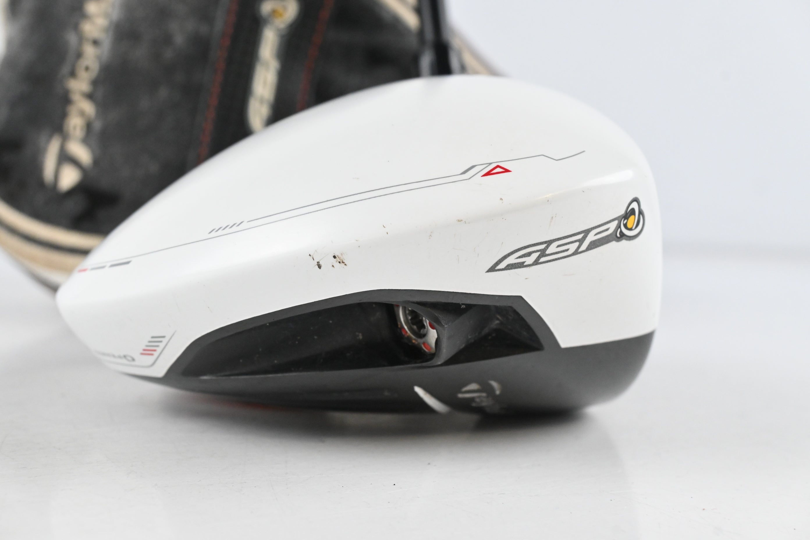 Taylormade R11 Driver / 9 Degree / Stiff Flex Fujikura Blur 60 Shaft