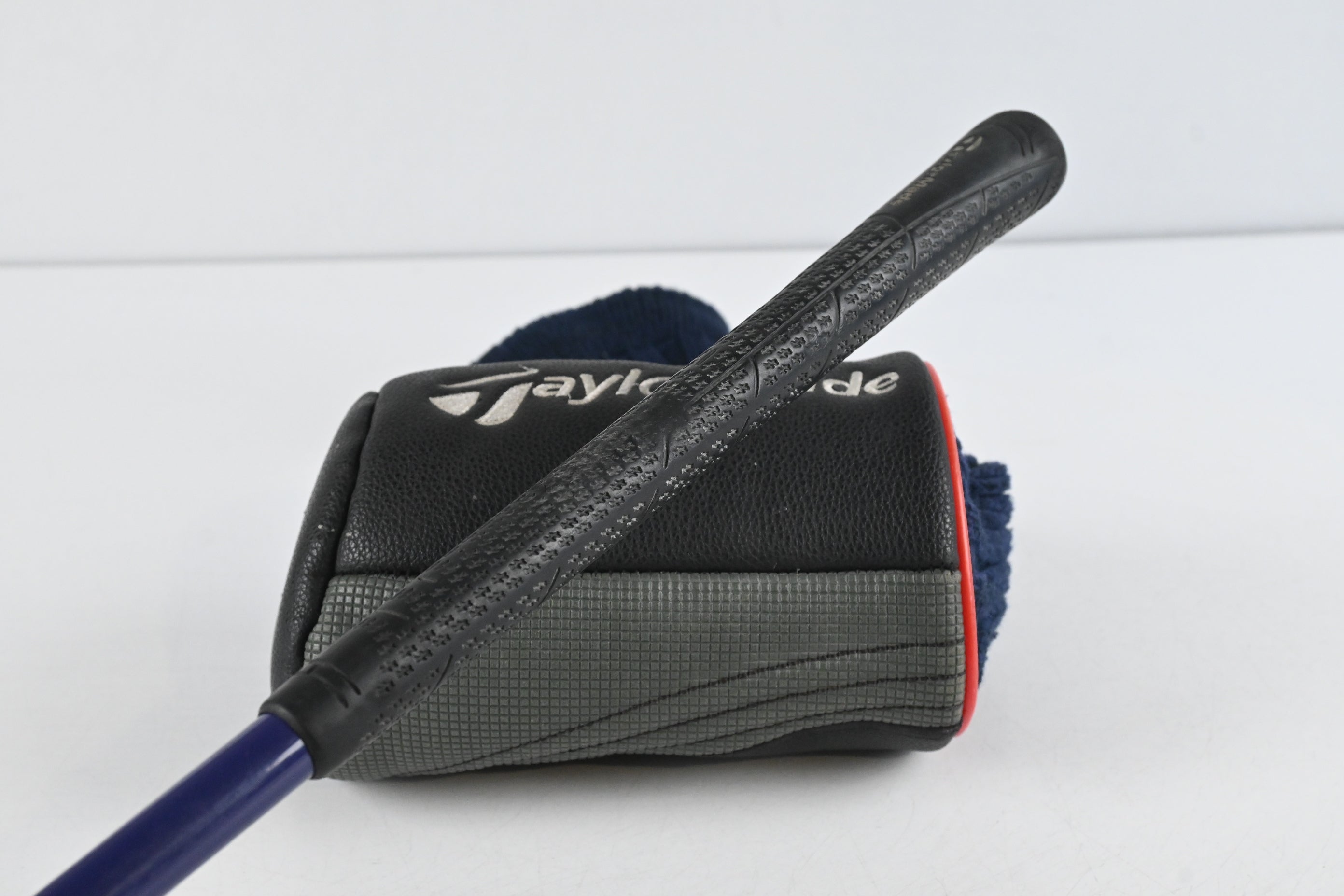Taylormade 300 Ti Driver / 10.5 Degree / Stiff Flex UST ProForce Gold 65 Shaft