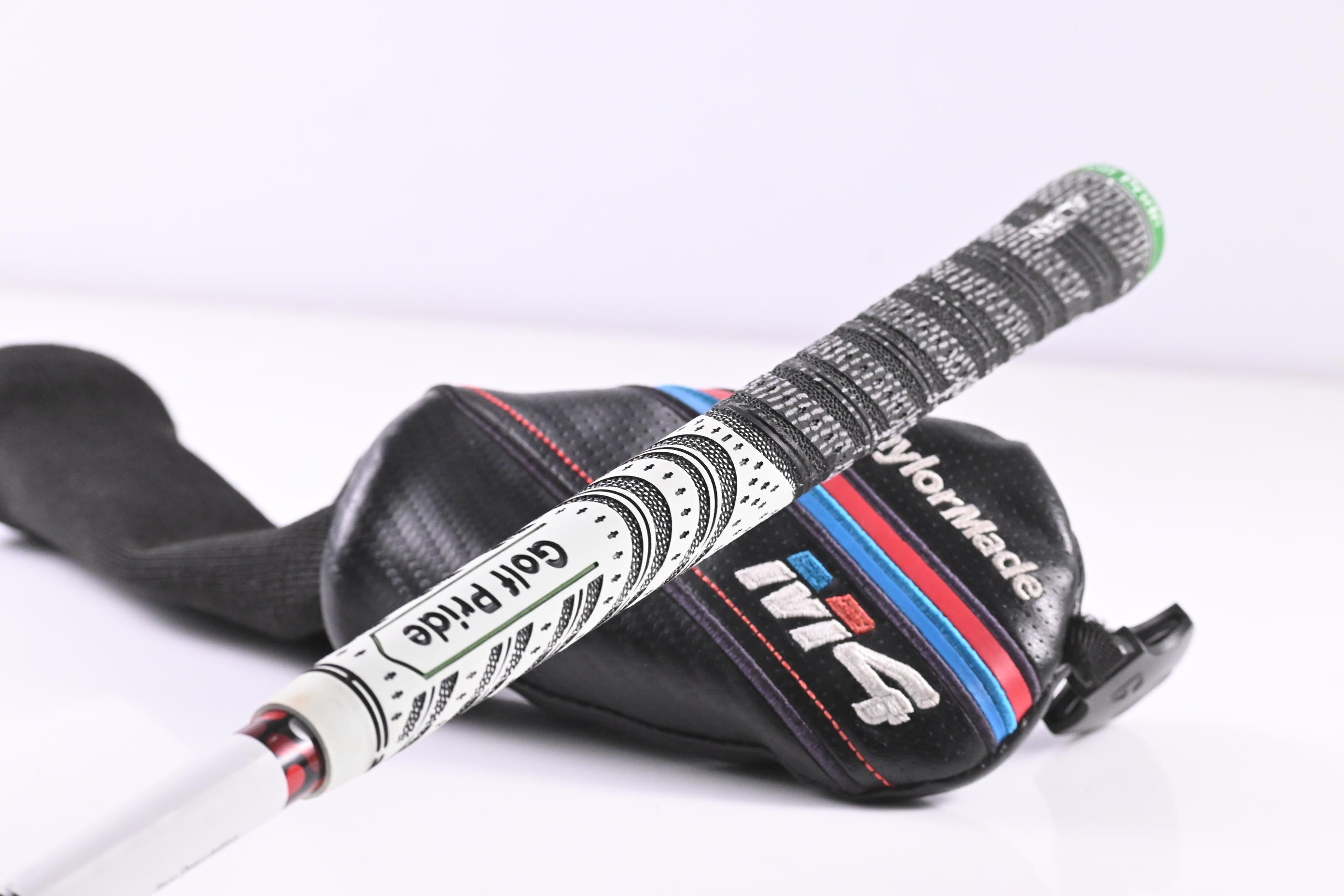 Taylormade M4 #3 Hybrid / 19 Degree / Regular Flex Fujikura Atmos Red 6 Shaft