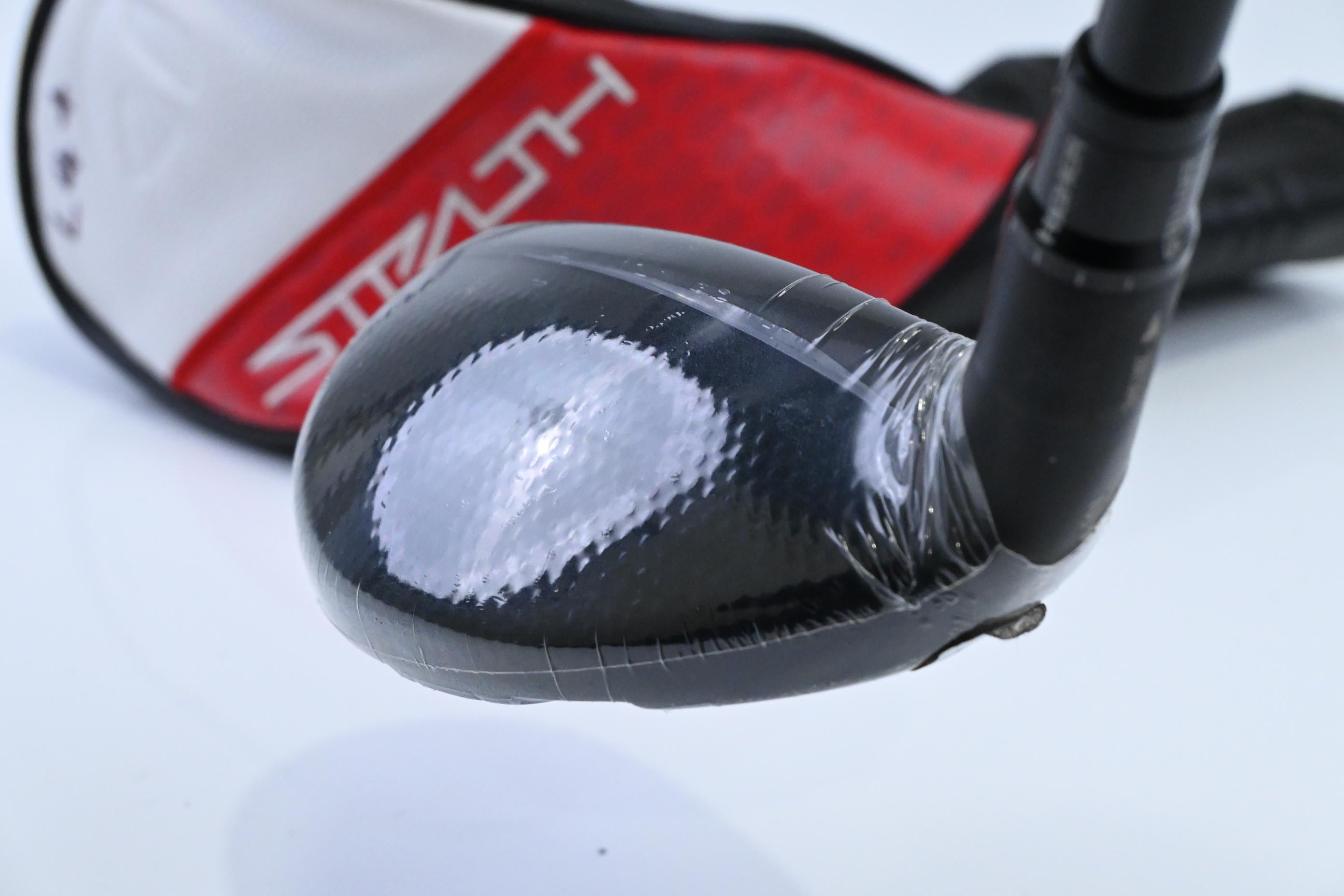Left Hand Taylormade Stealth Plus #4 Hybrid / 22 Degree / Regular Flex Kai'li 75