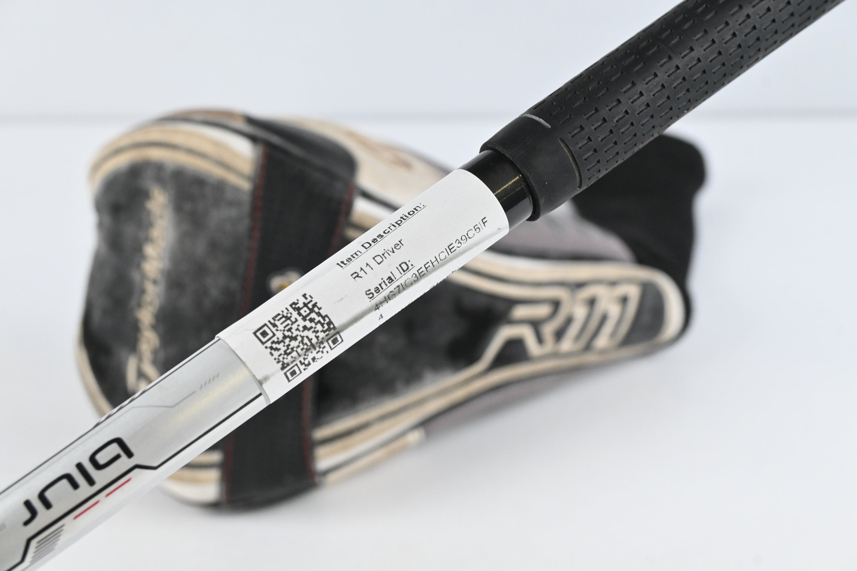Taylormade R11 Driver / 9 Degree / Stiff Flex Fujikura Blur 60 Shaft