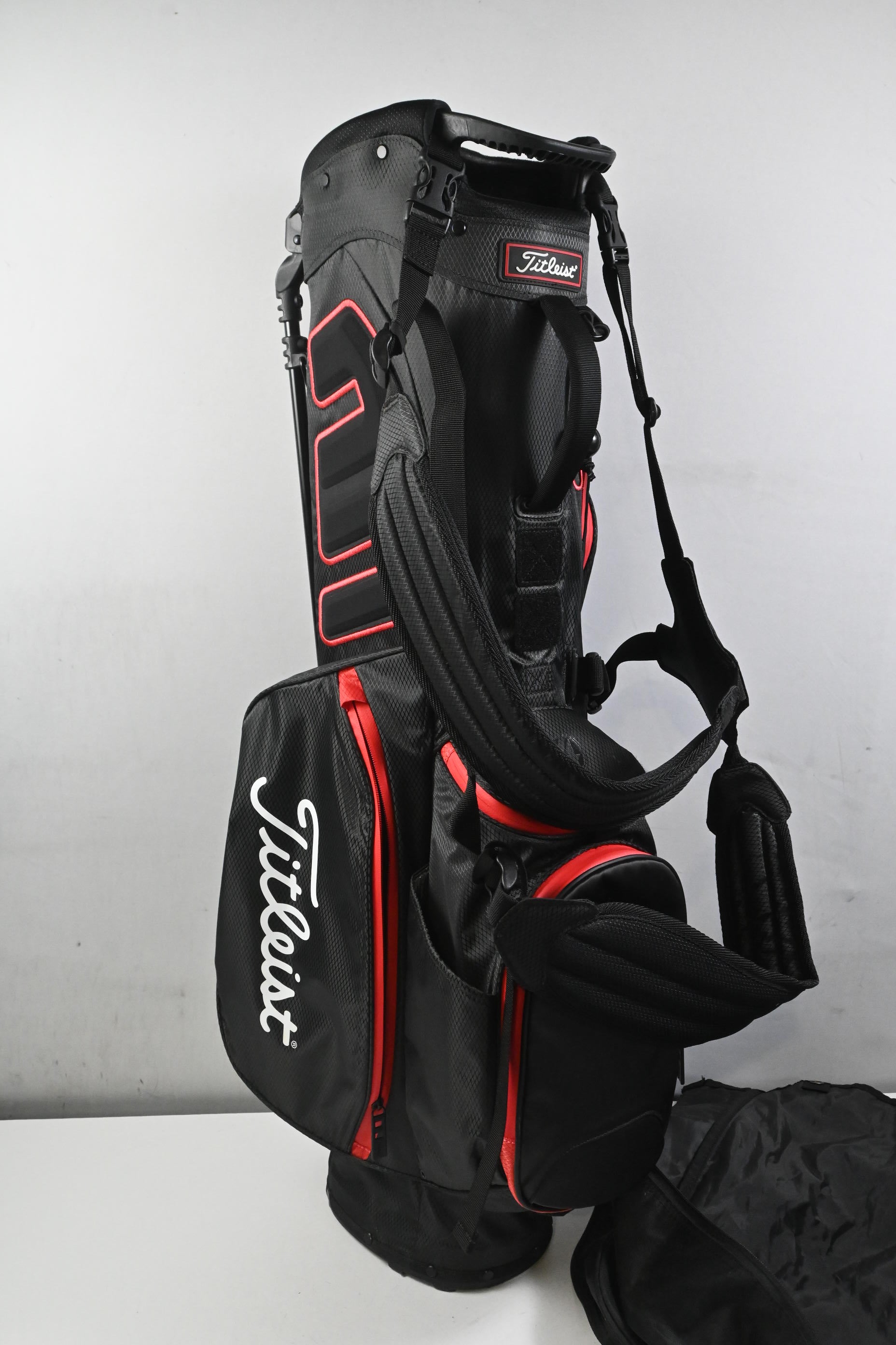Titleist StaDry Stand Bag / 4-Way Divider / Black, White & Red