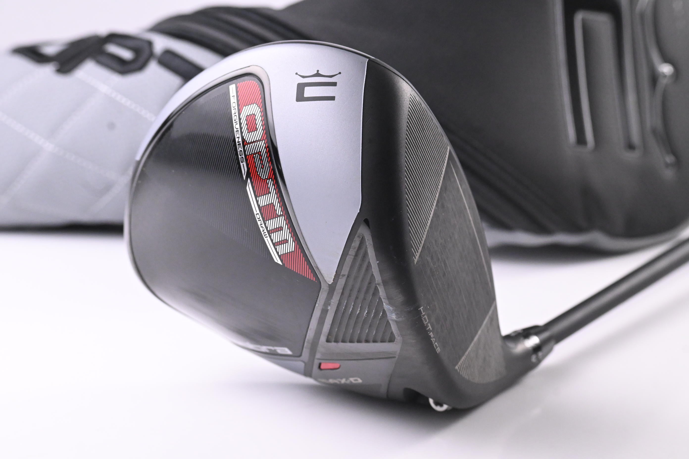 Cobra OPTM MAX-D Driver / 10.5 Degree / Regular Flex Kai`li Red Dark Waves 50