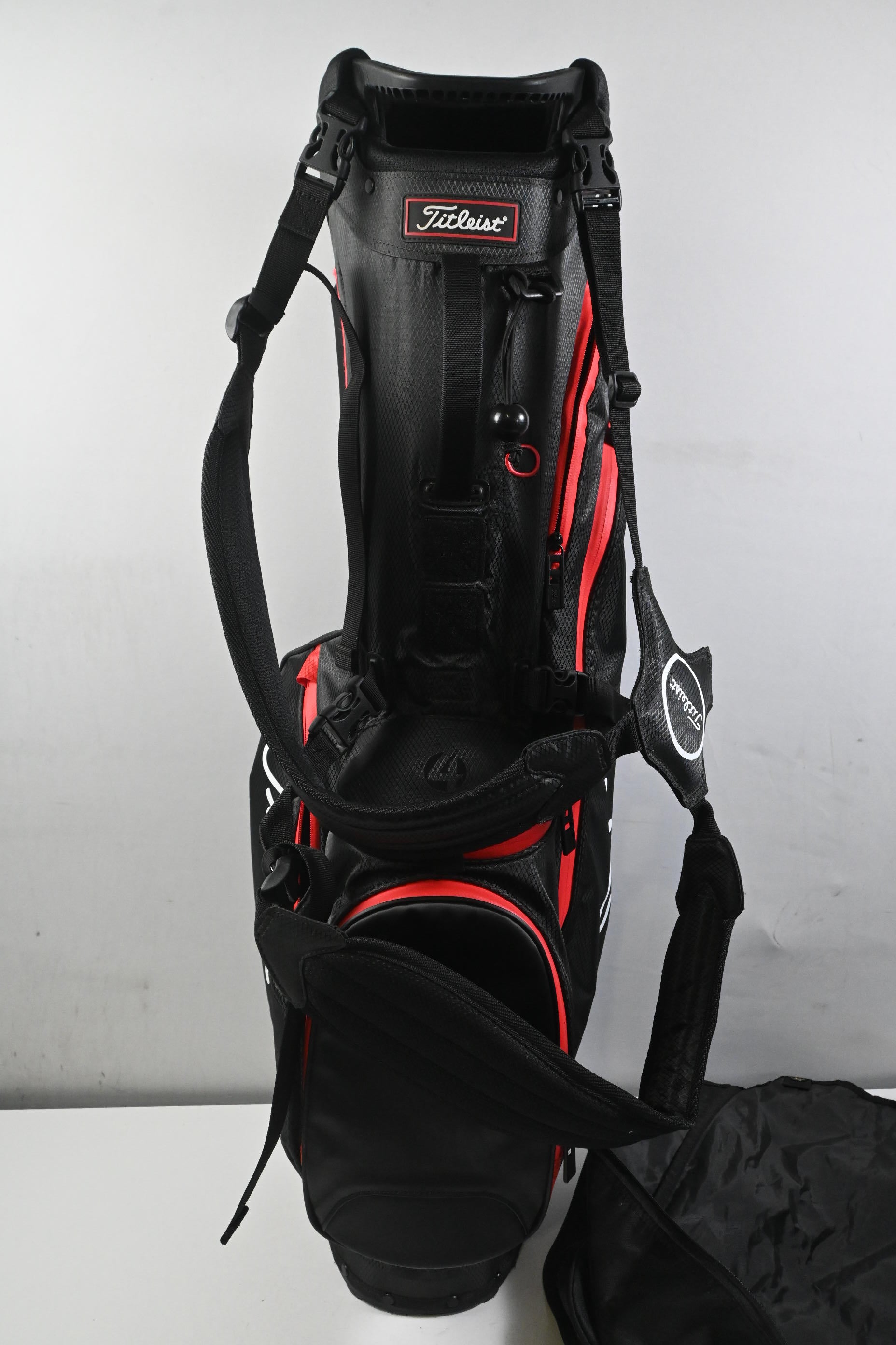 Titleist Players 4 StaDry Stand Bag / 4-Way Divider / Black, Red